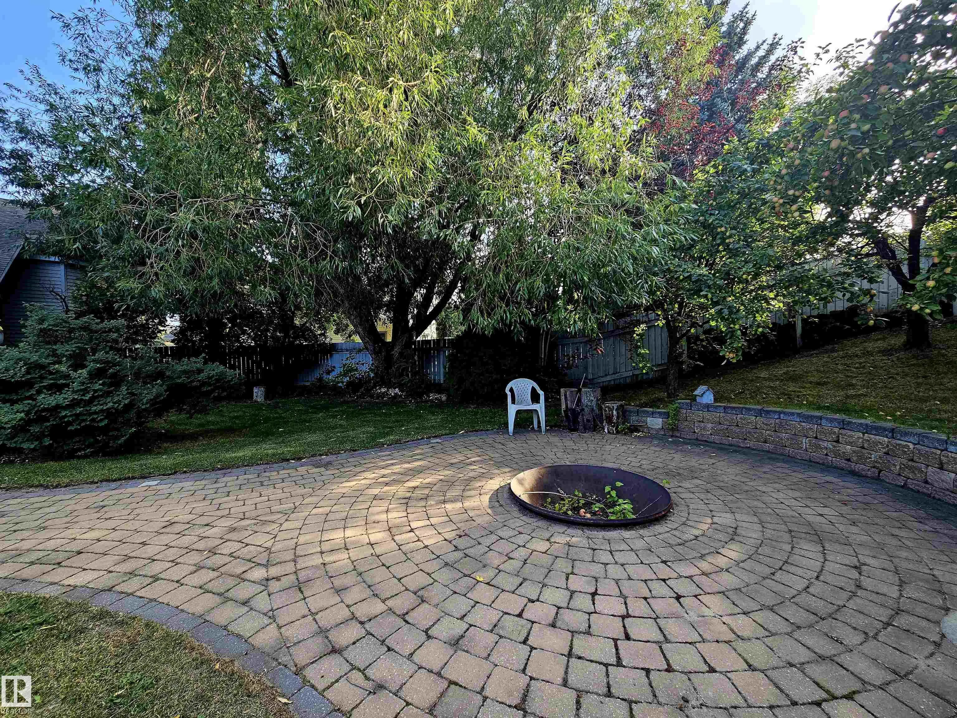 122 GLENCOE Boulevard