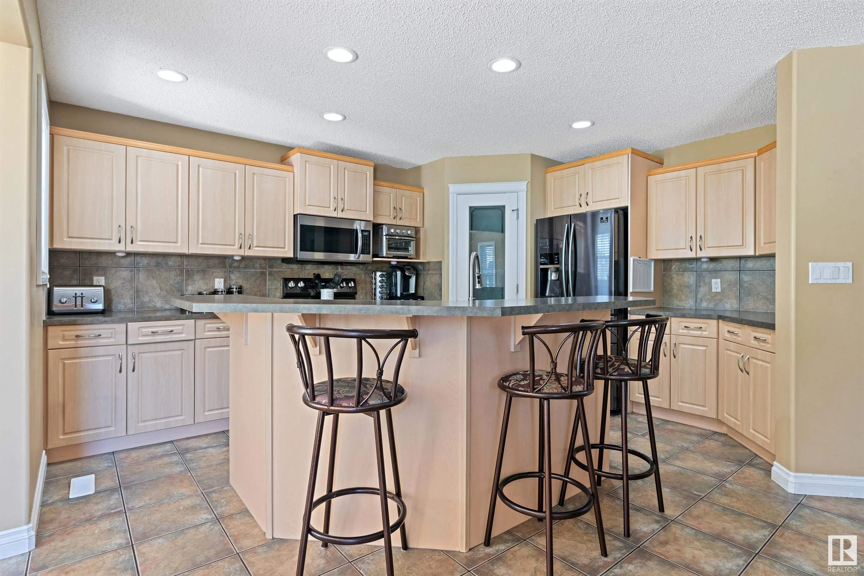 356 CALDERON Crescent