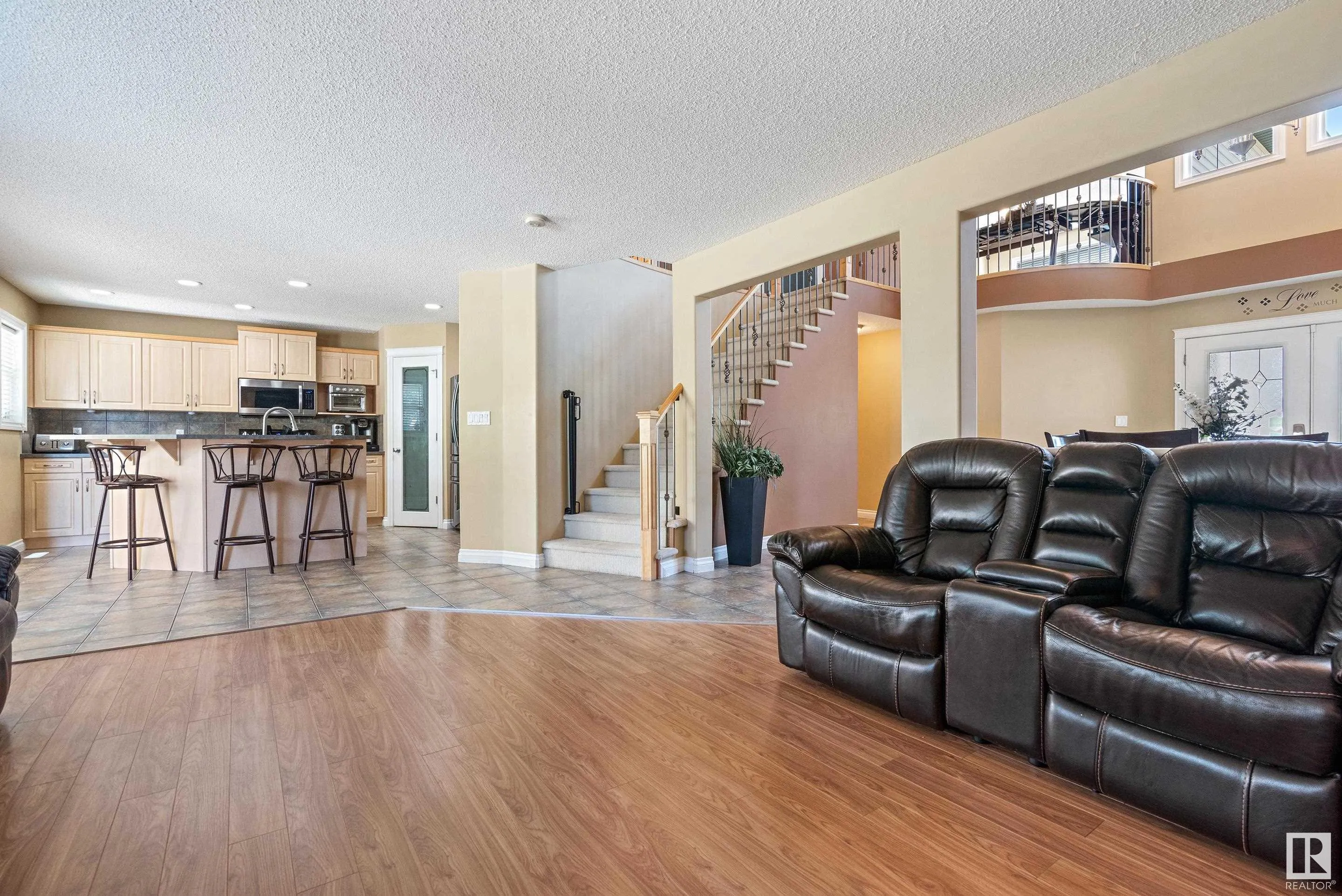 356 CALDERON Crescent