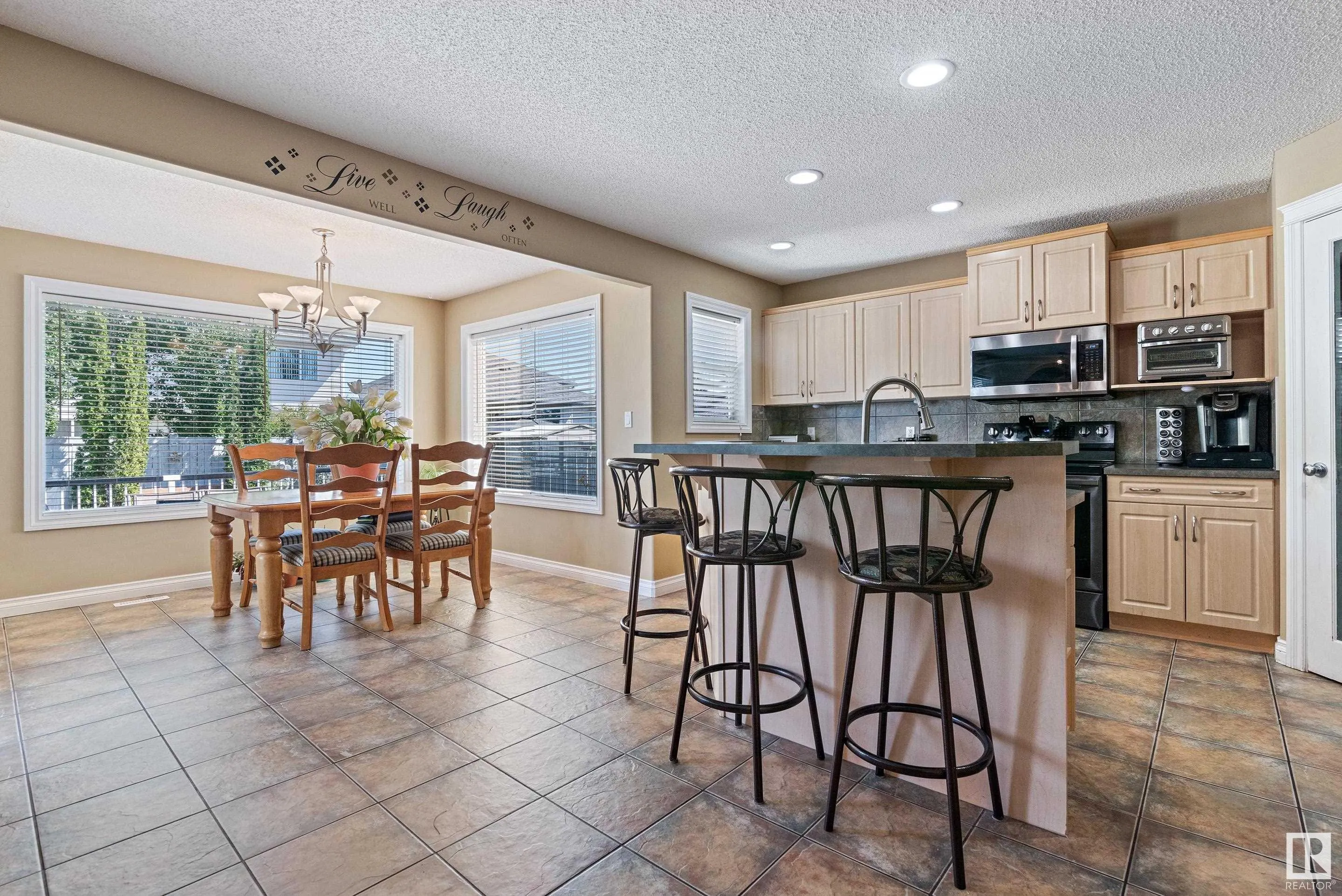 356 CALDERON Crescent