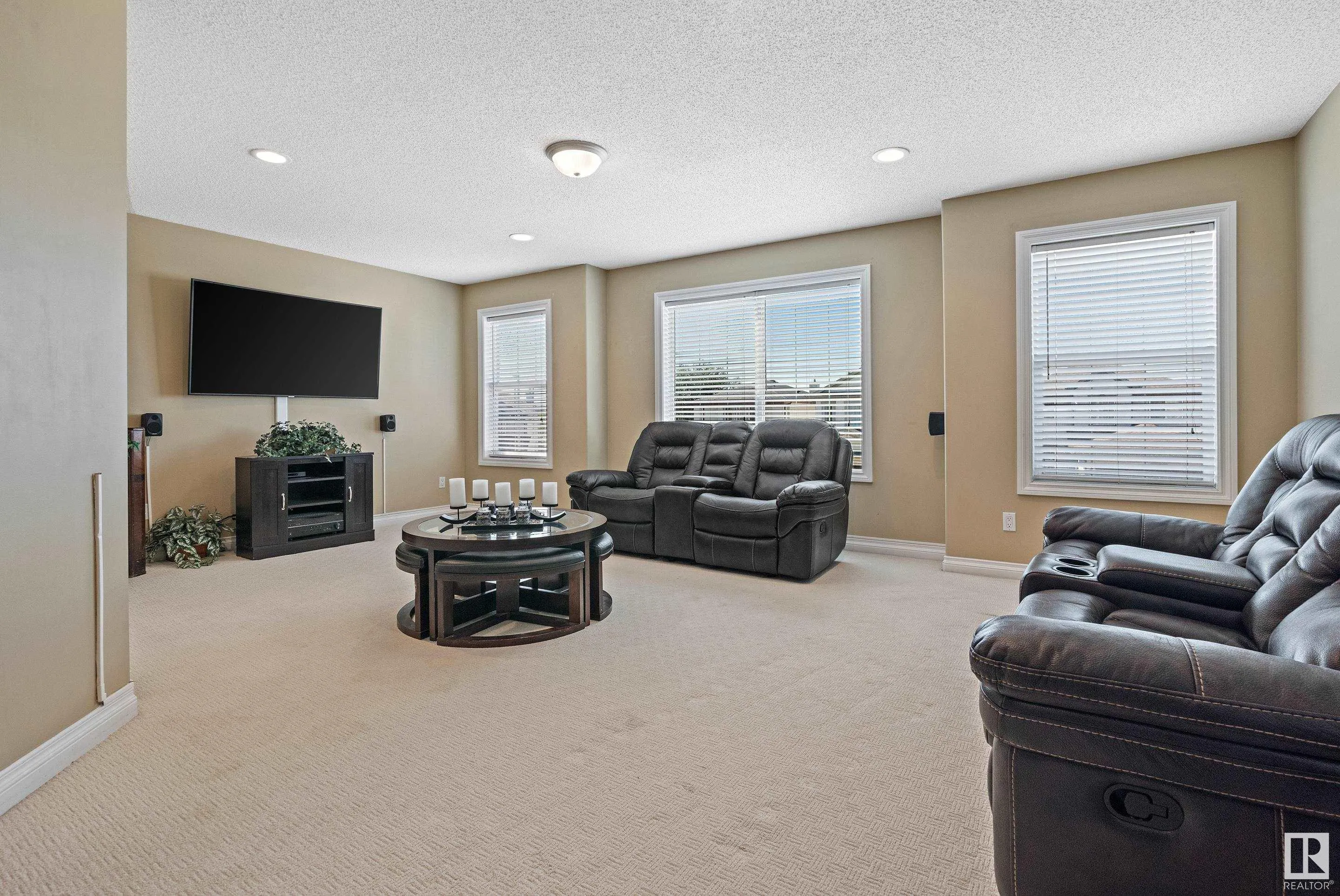 356 CALDERON Crescent