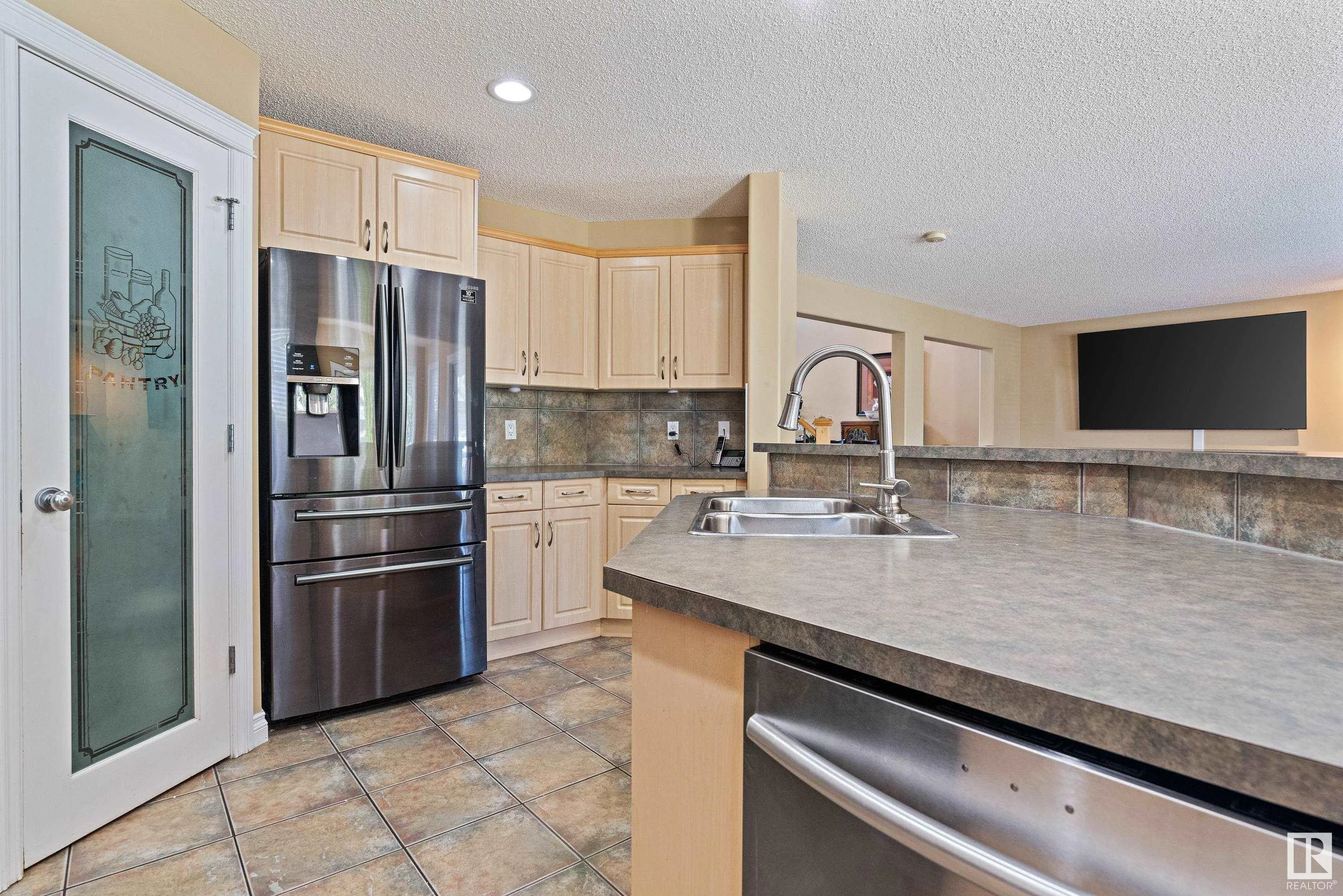 356 CALDERON Crescent