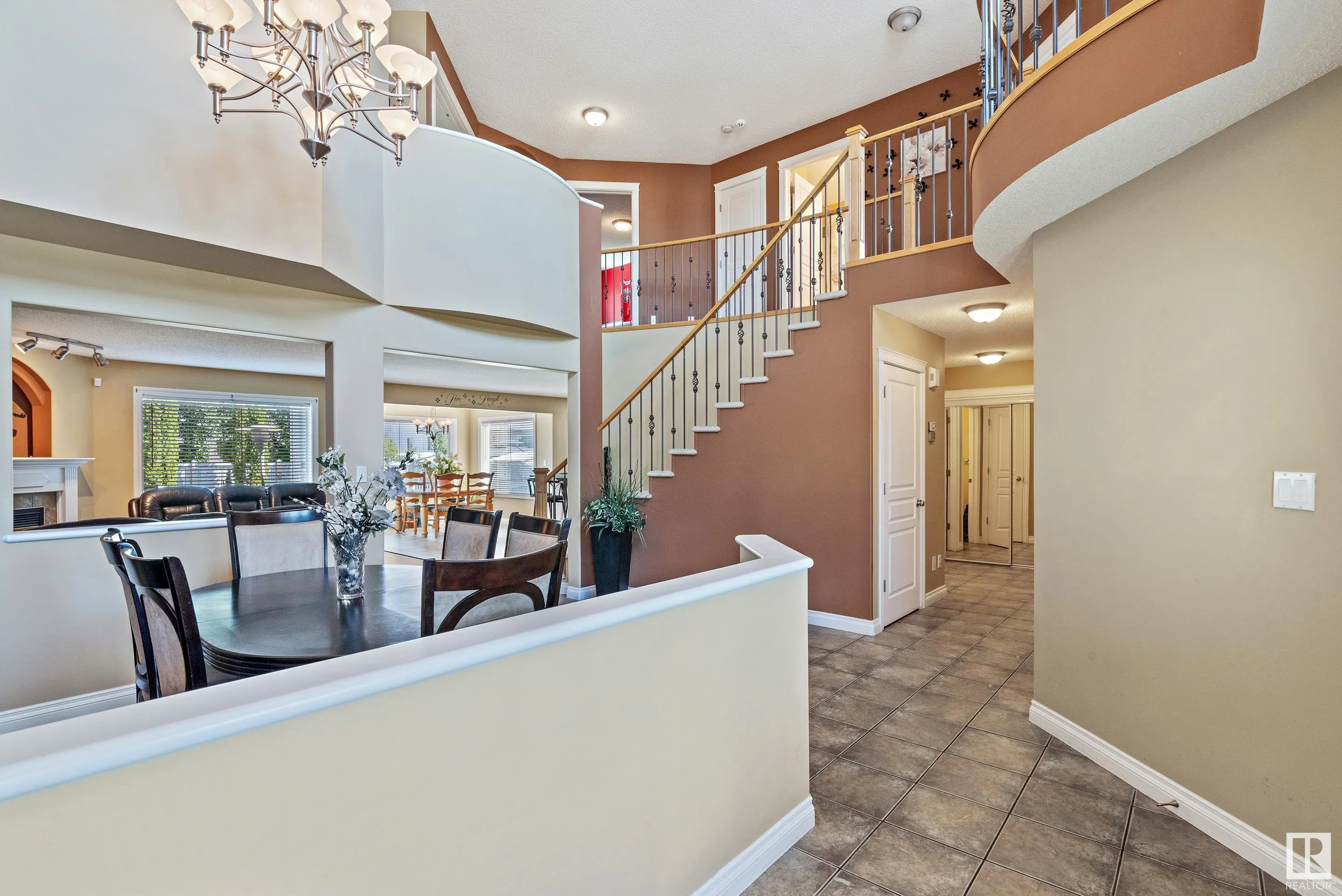 356 CALDERON Crescent