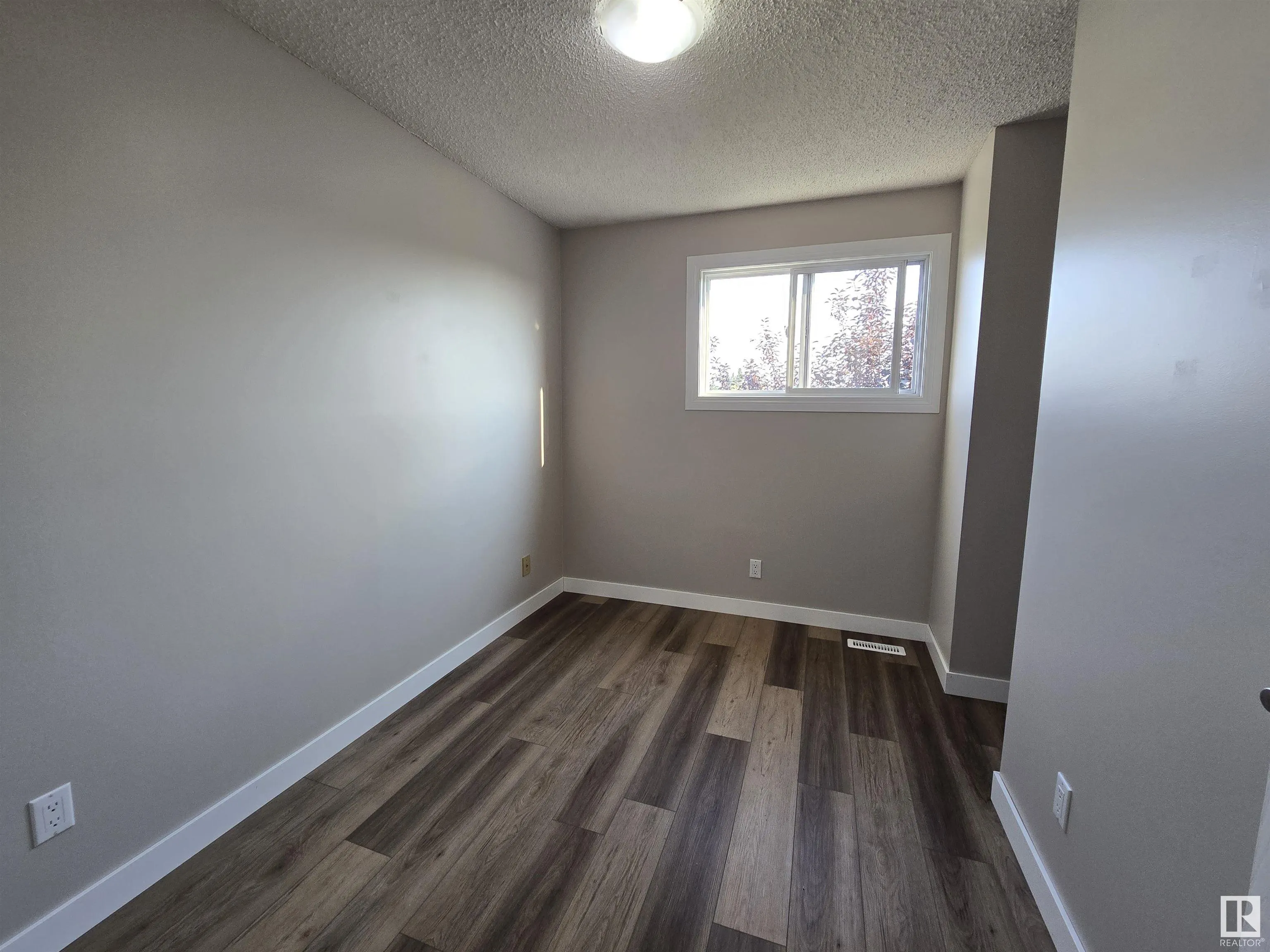 137 Habitat Crescent