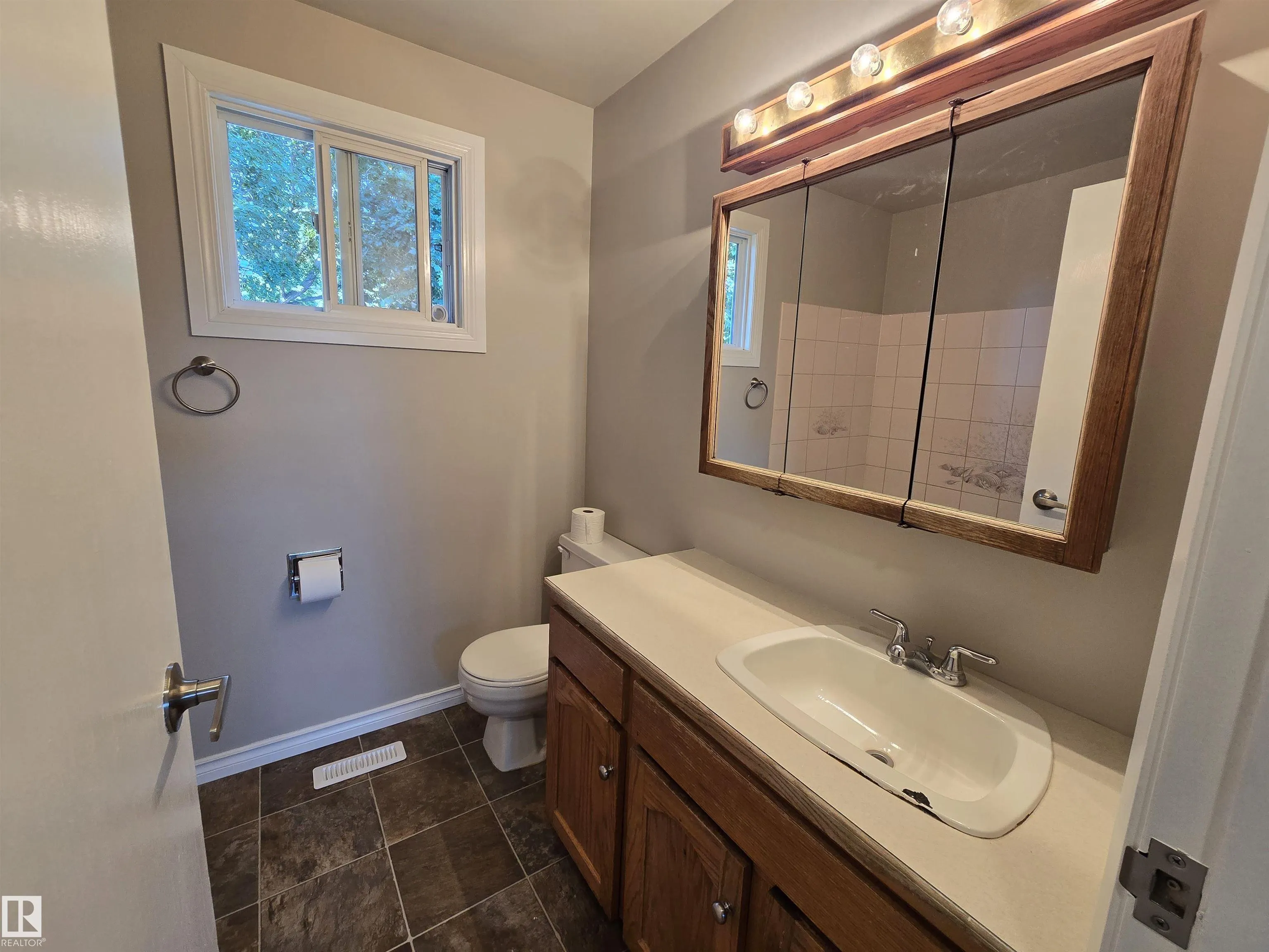 137 Habitat Crescent