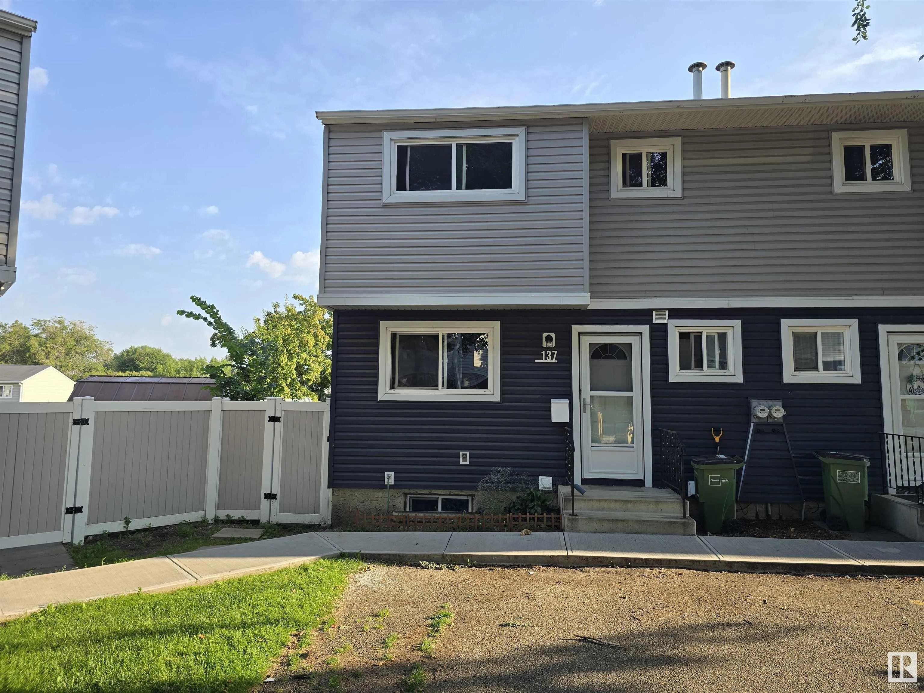 137 Habitat Crescent