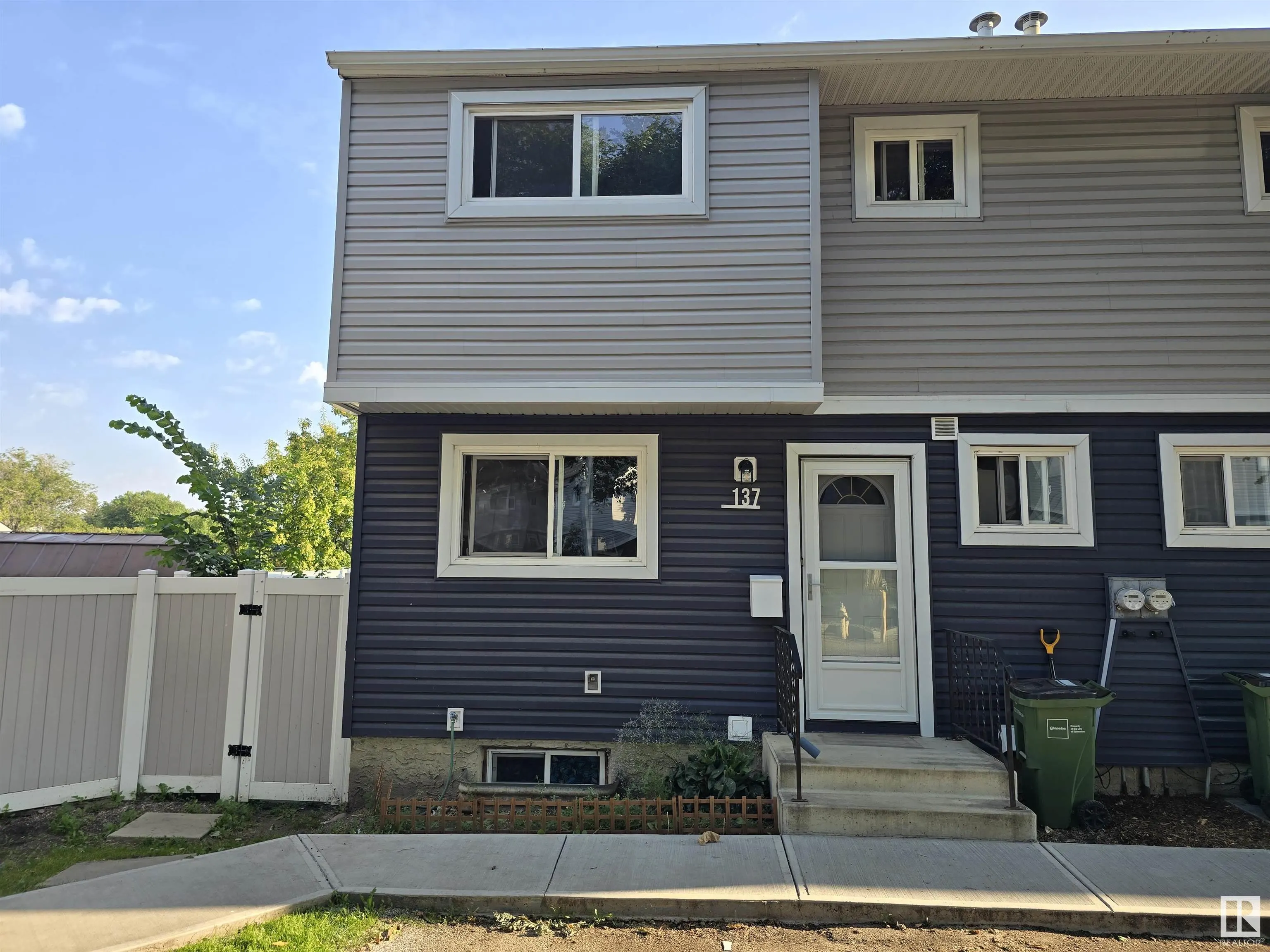 137 Habitat Crescent