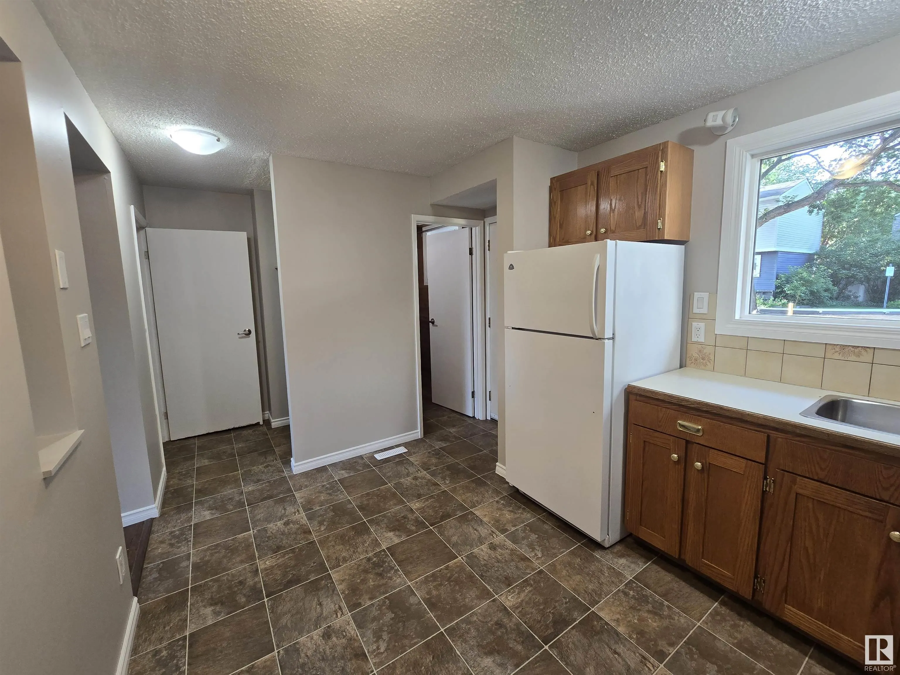 137 Habitat Crescent