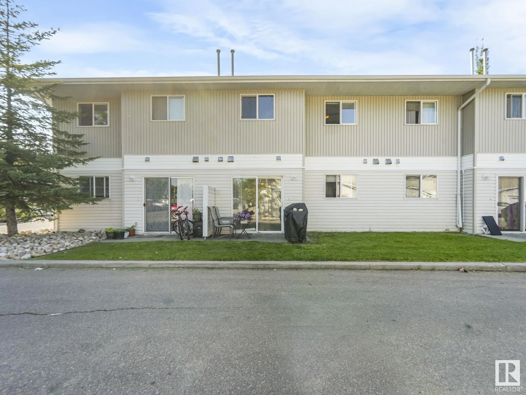 180 BRIDGEPORT Boulevard