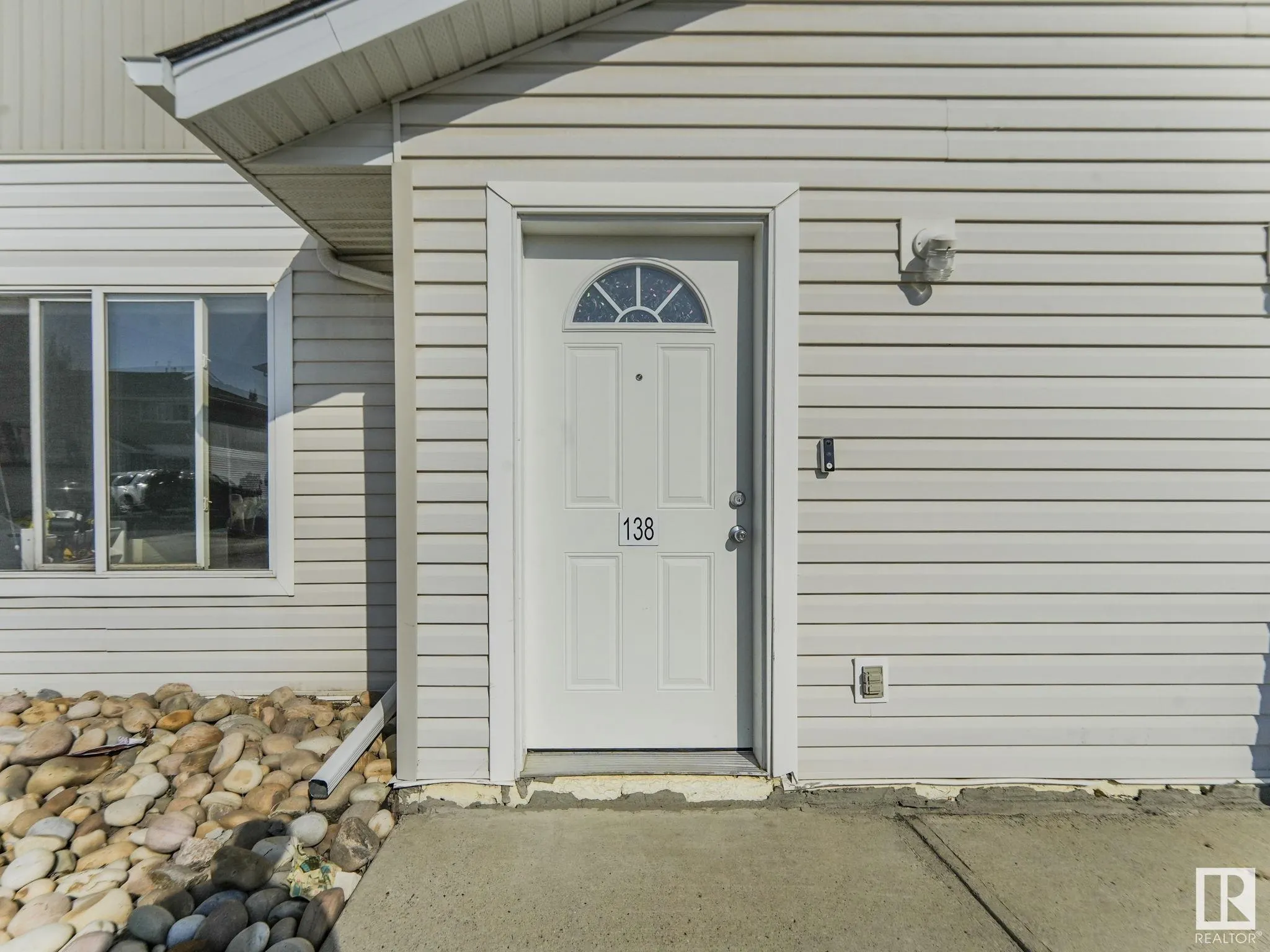 180 BRIDGEPORT Boulevard