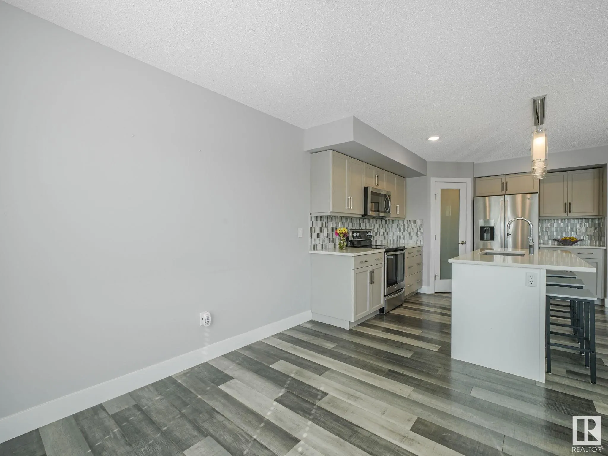 5810 66 Street
