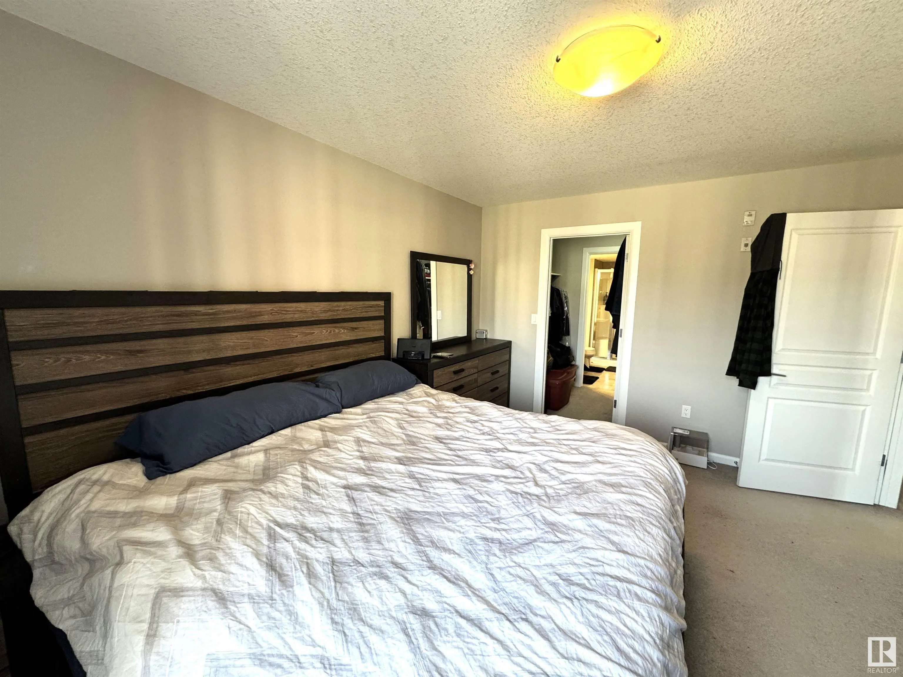 300 PALISADES Way