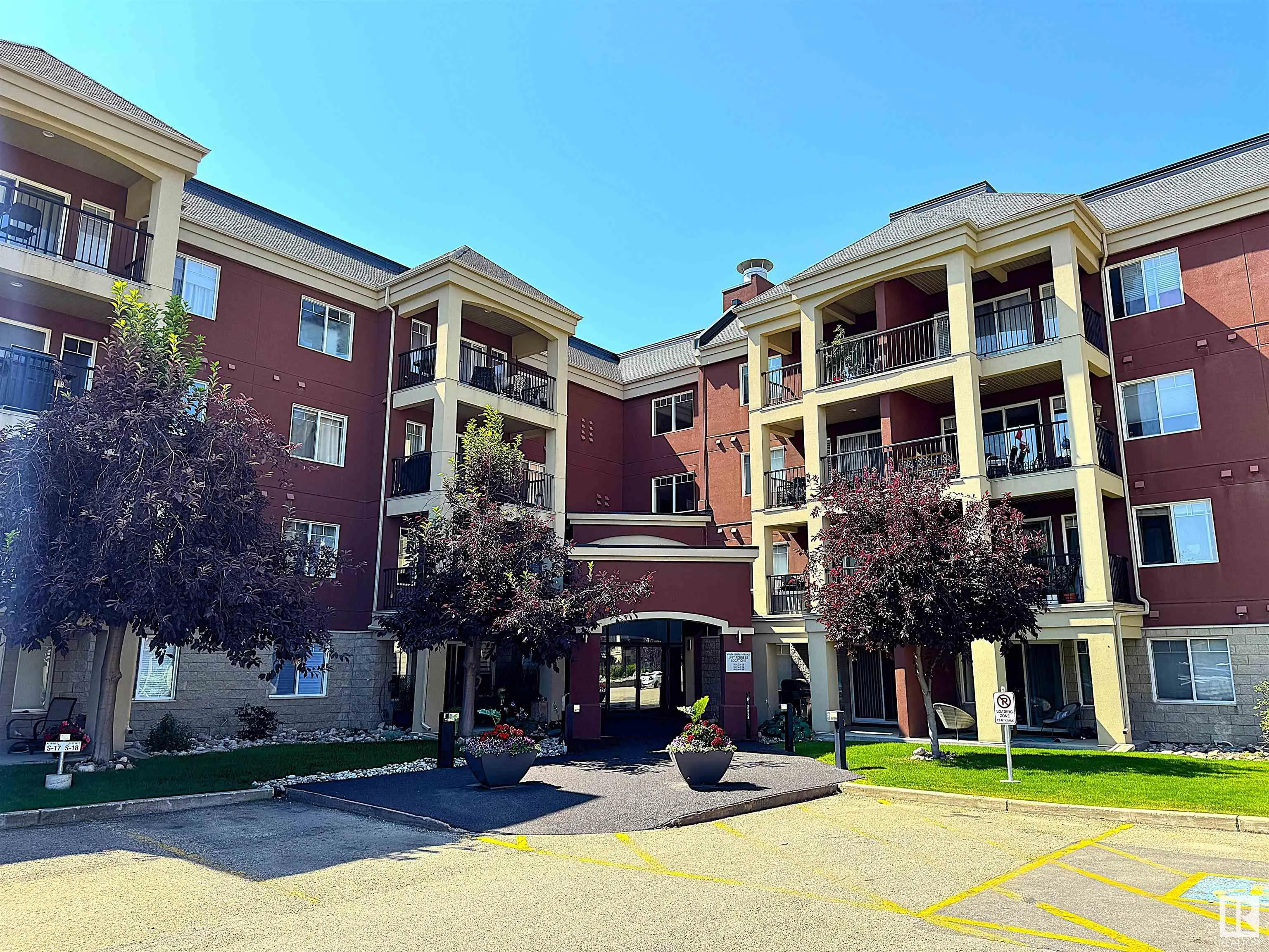 300 PALISADES Way