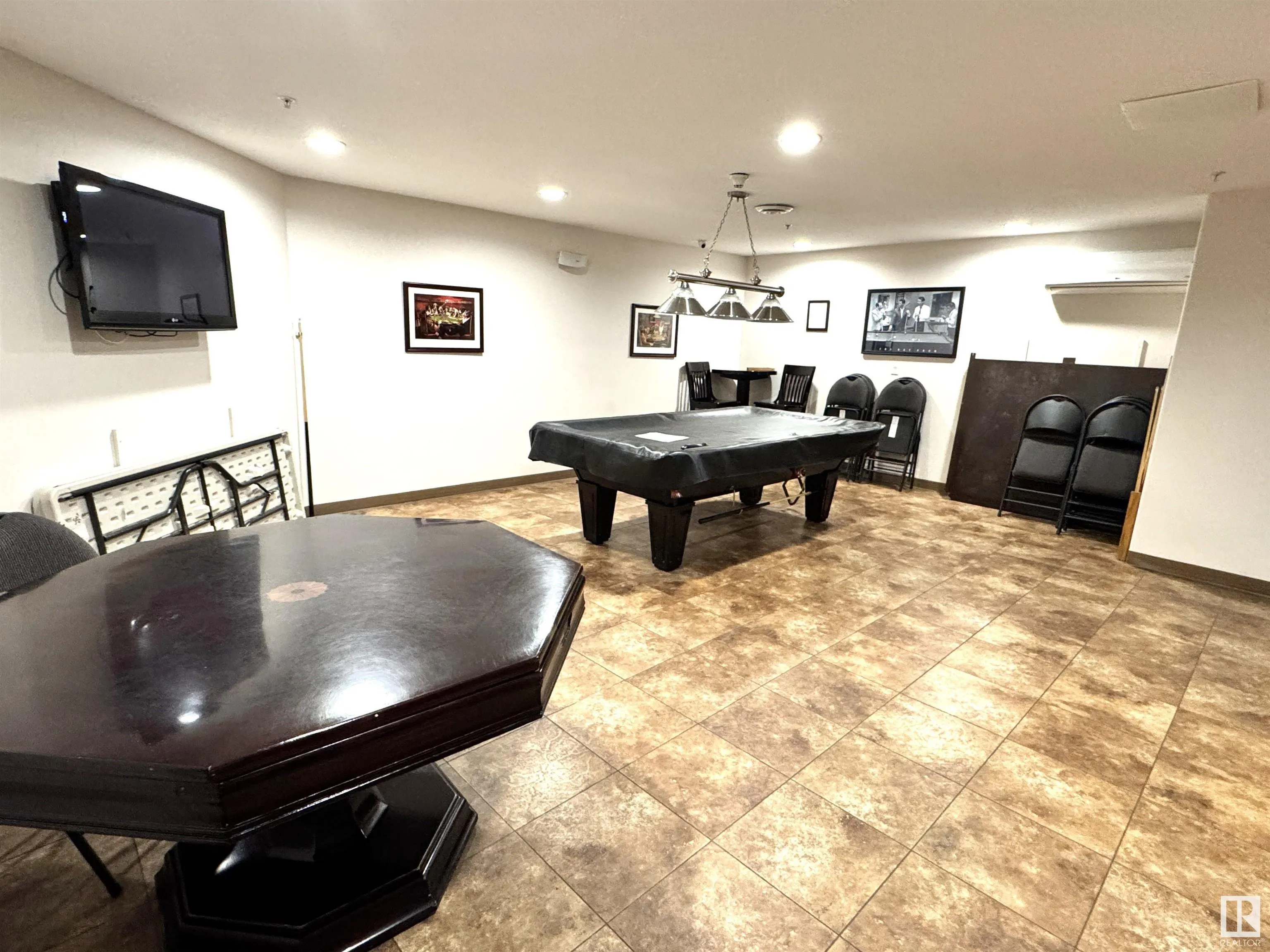 300 PALISADES Way