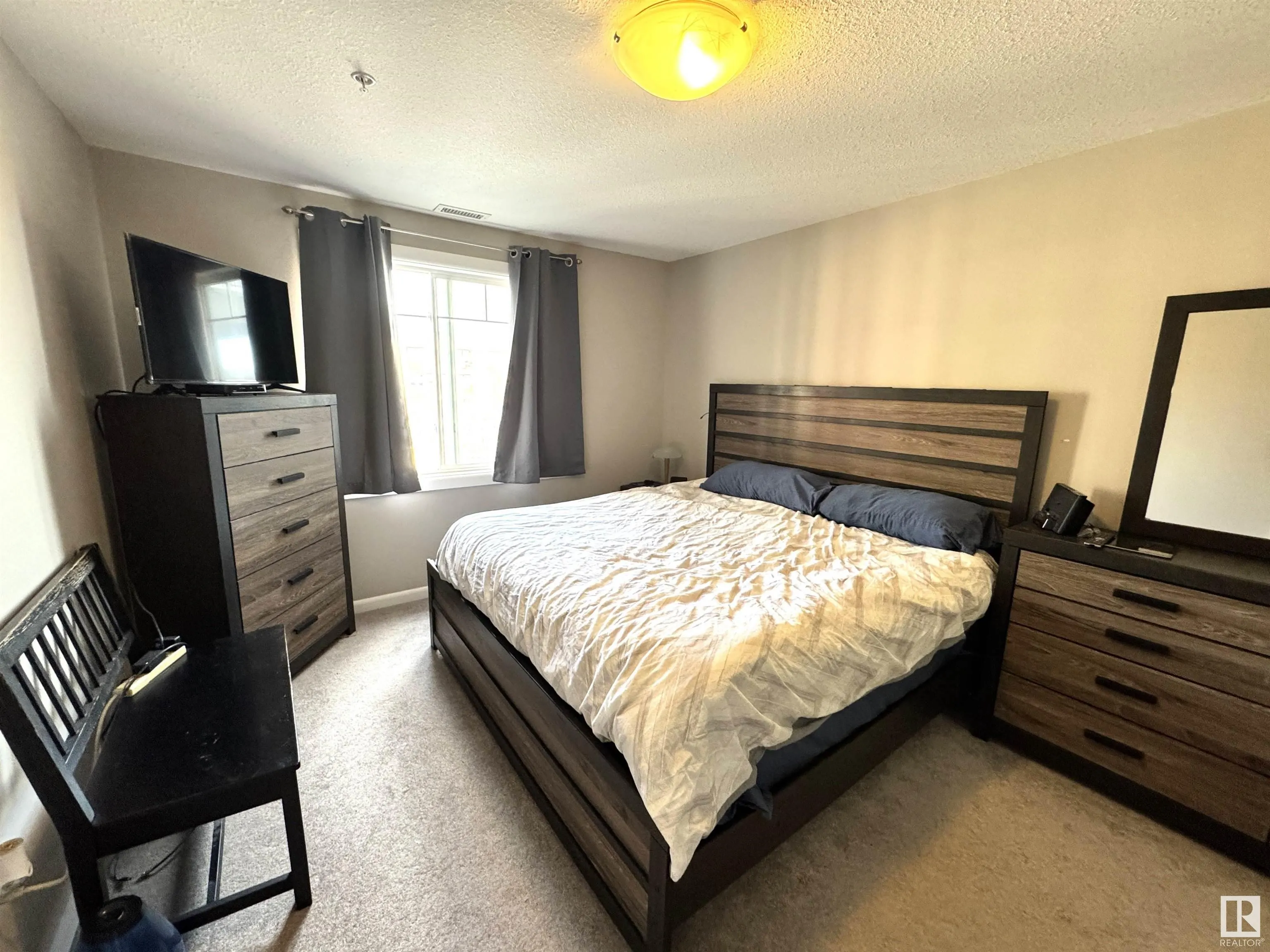 300 PALISADES Way