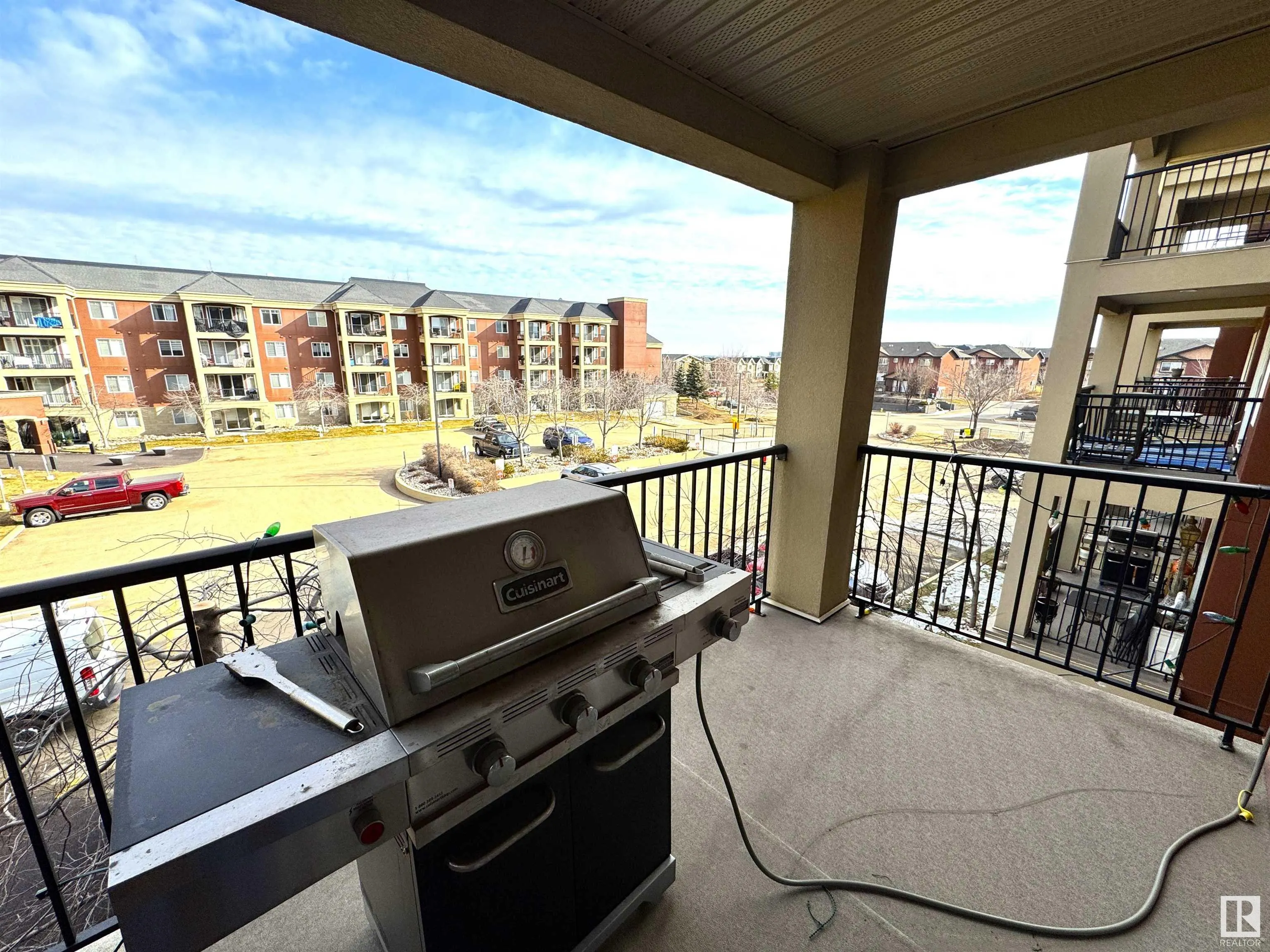 300 PALISADES Way