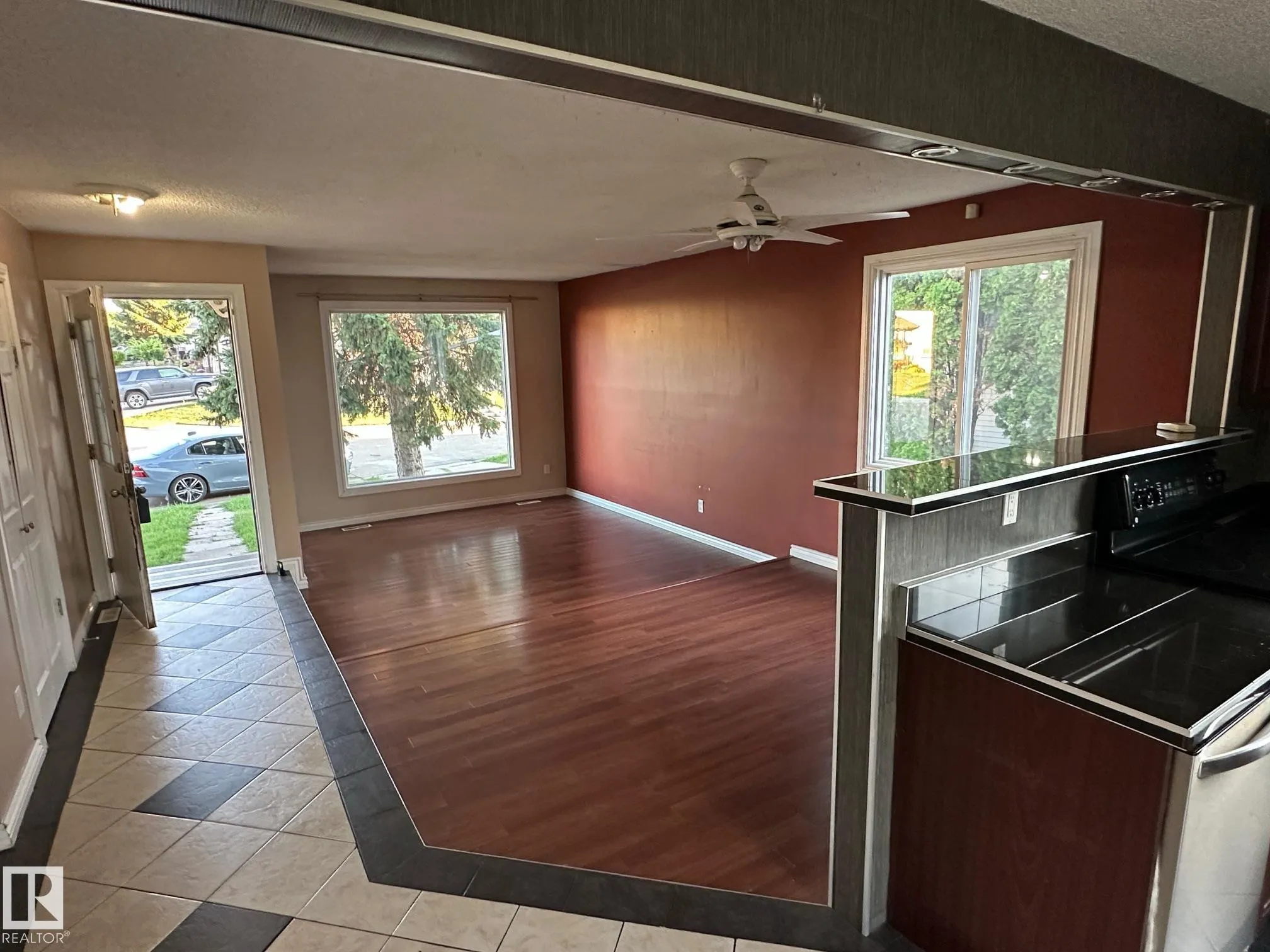54 MATHIAS Avenue