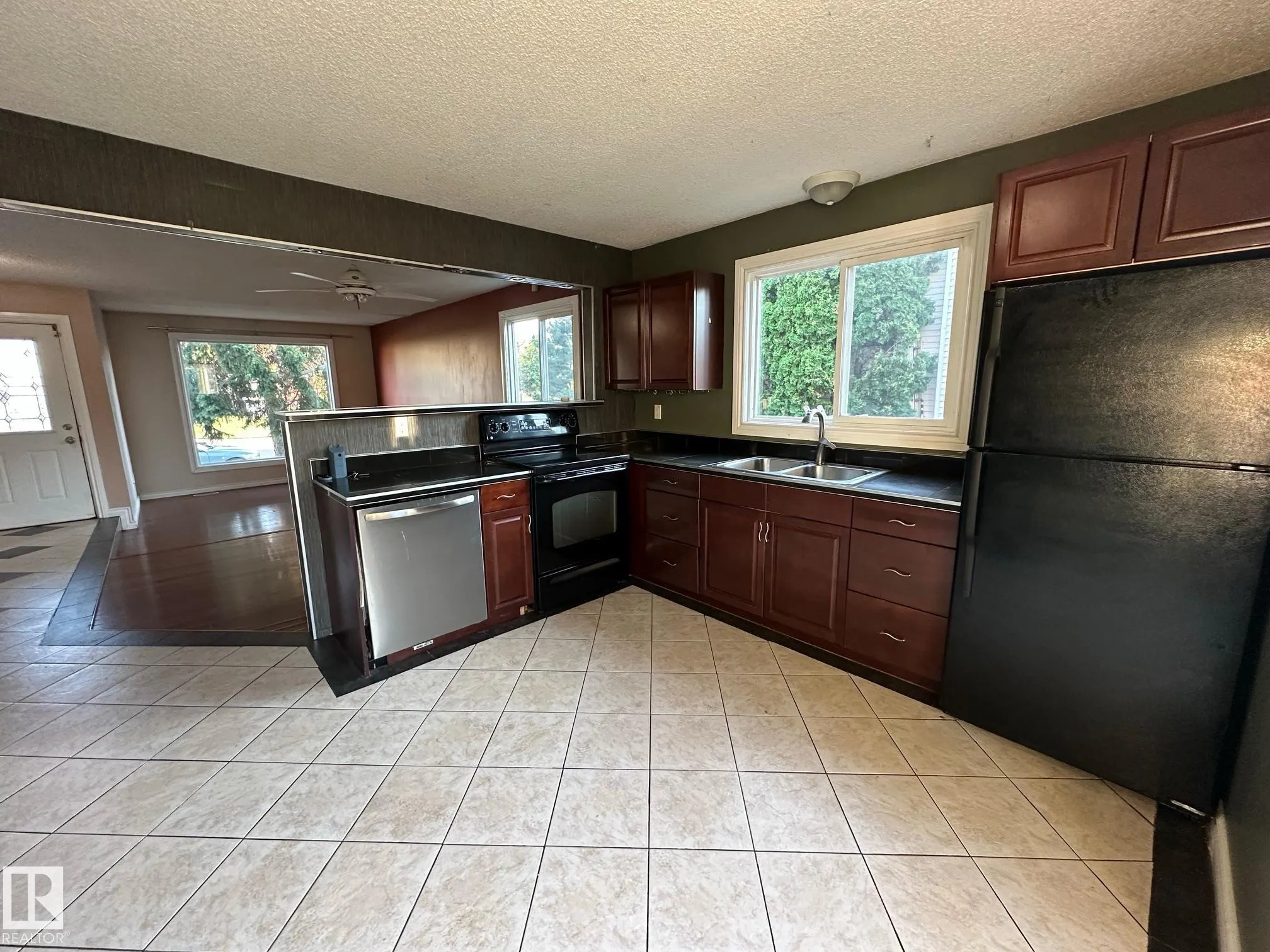 54 MATHIAS Avenue