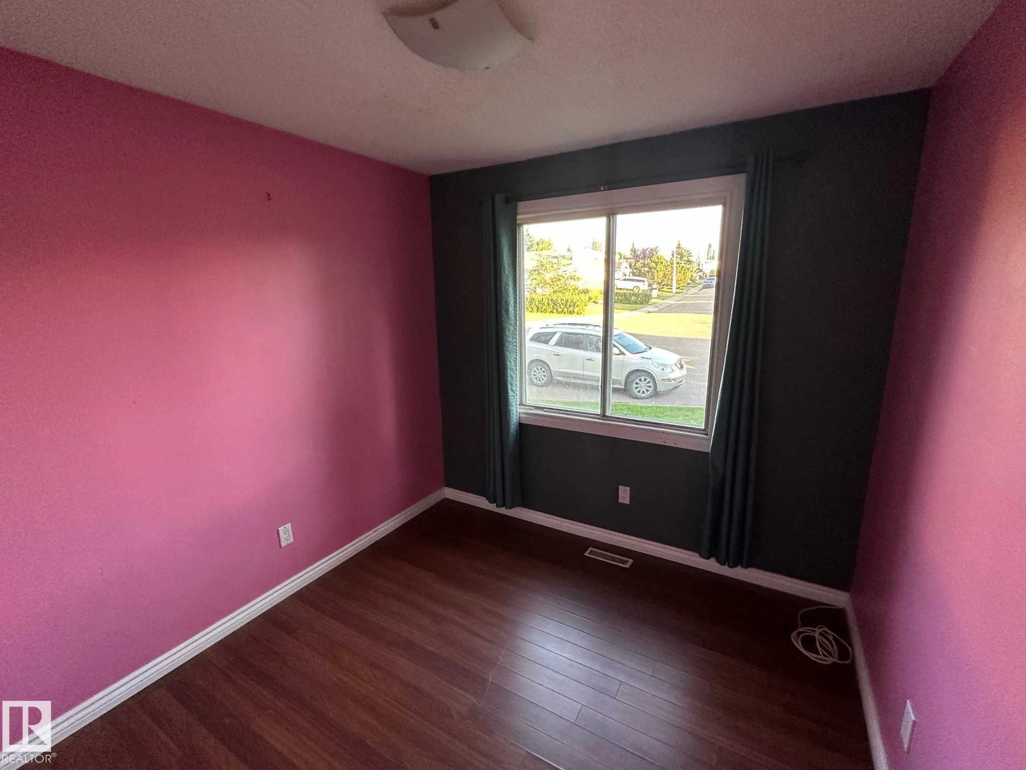54 MATHIAS Avenue