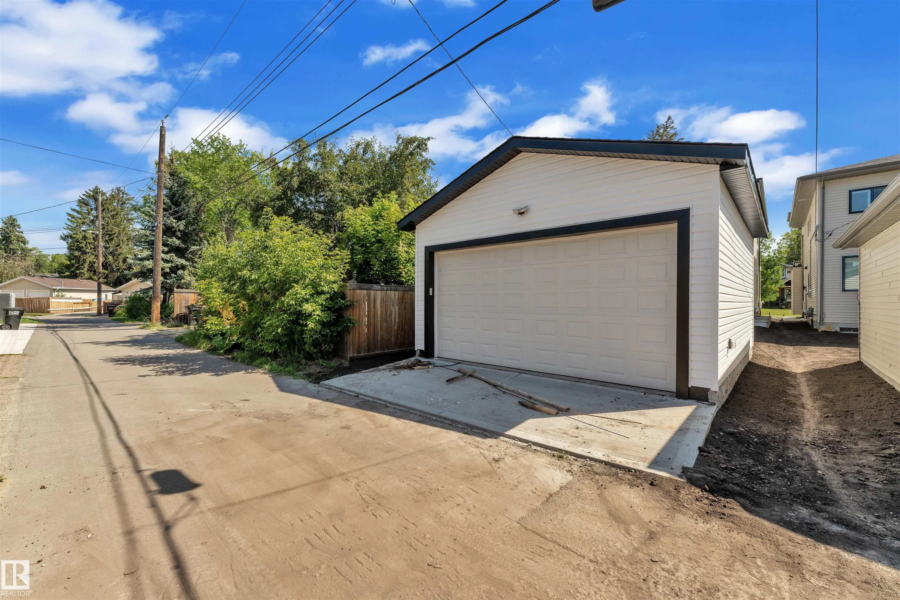 10976 138 Street