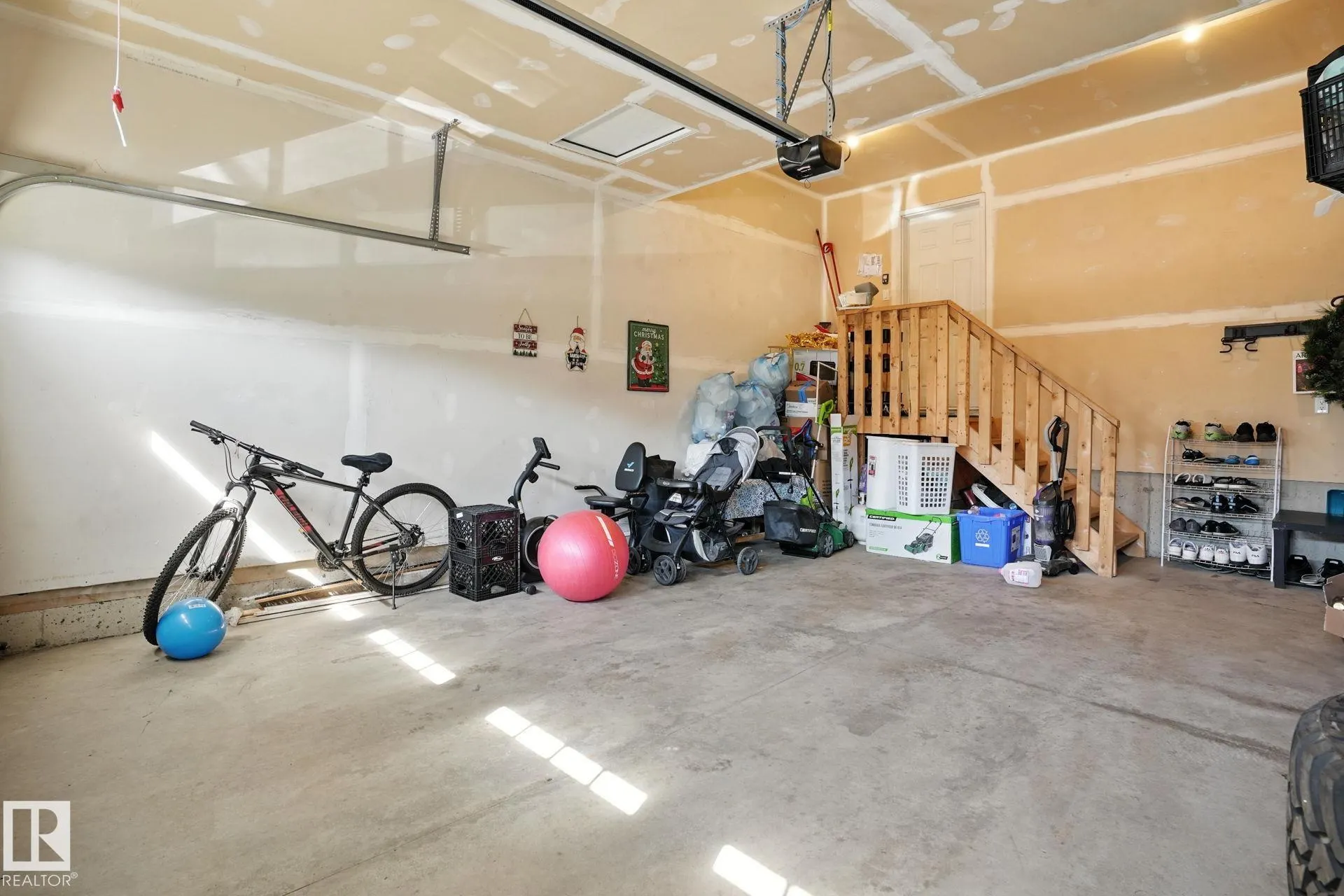 1286 DANIELS Crescent