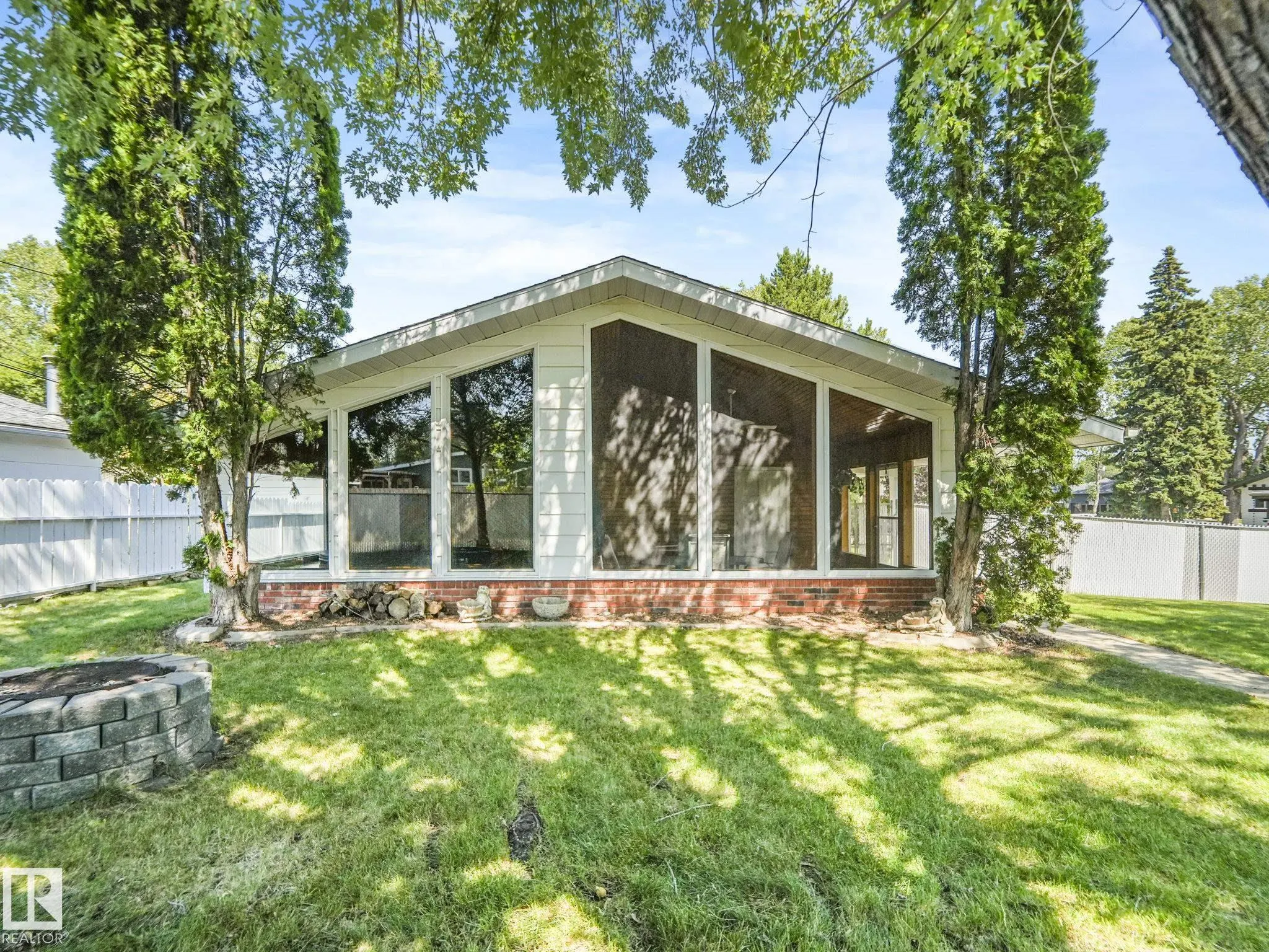 39 ONTARIO Crescent
