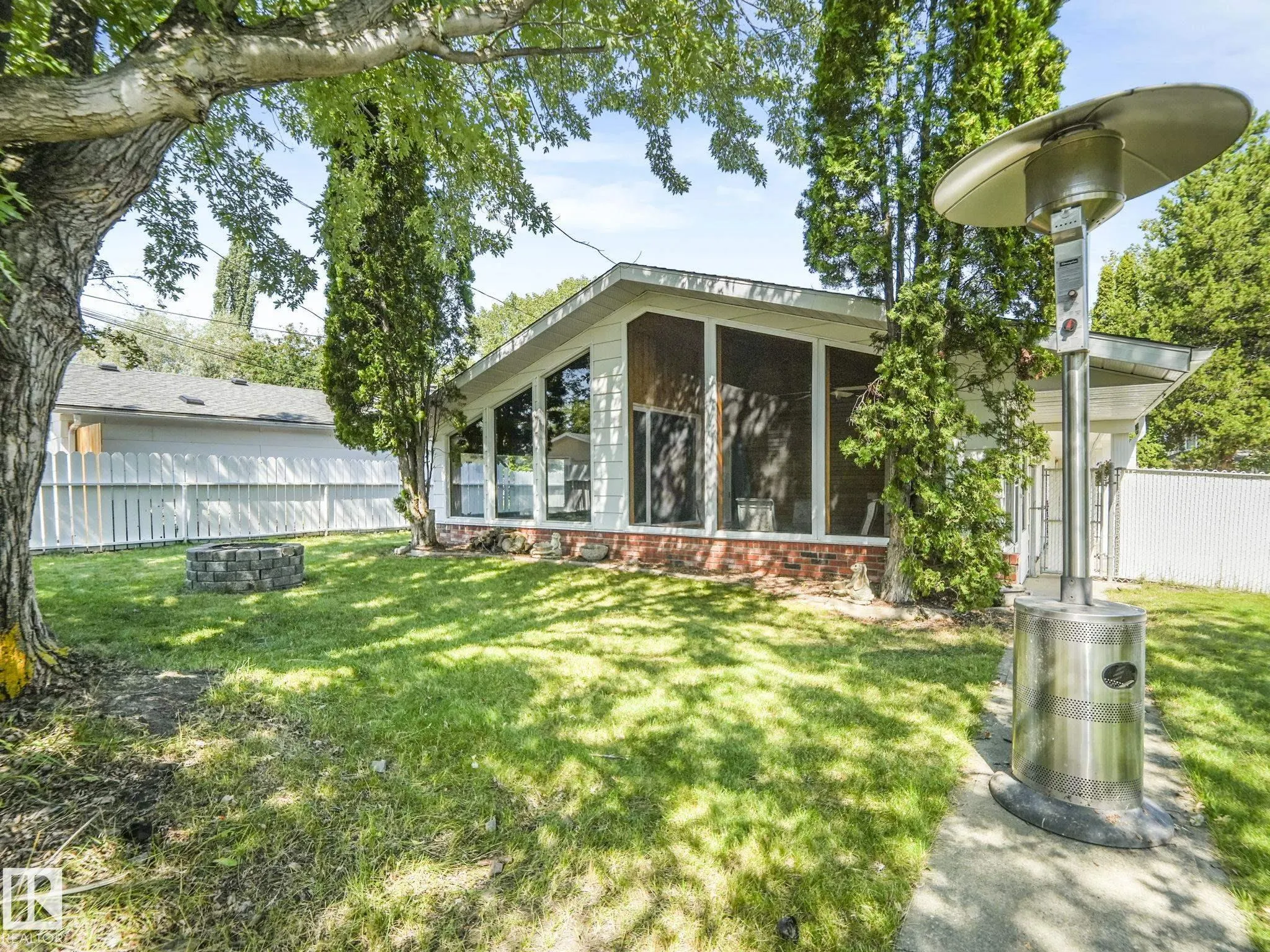 39 ONTARIO Crescent