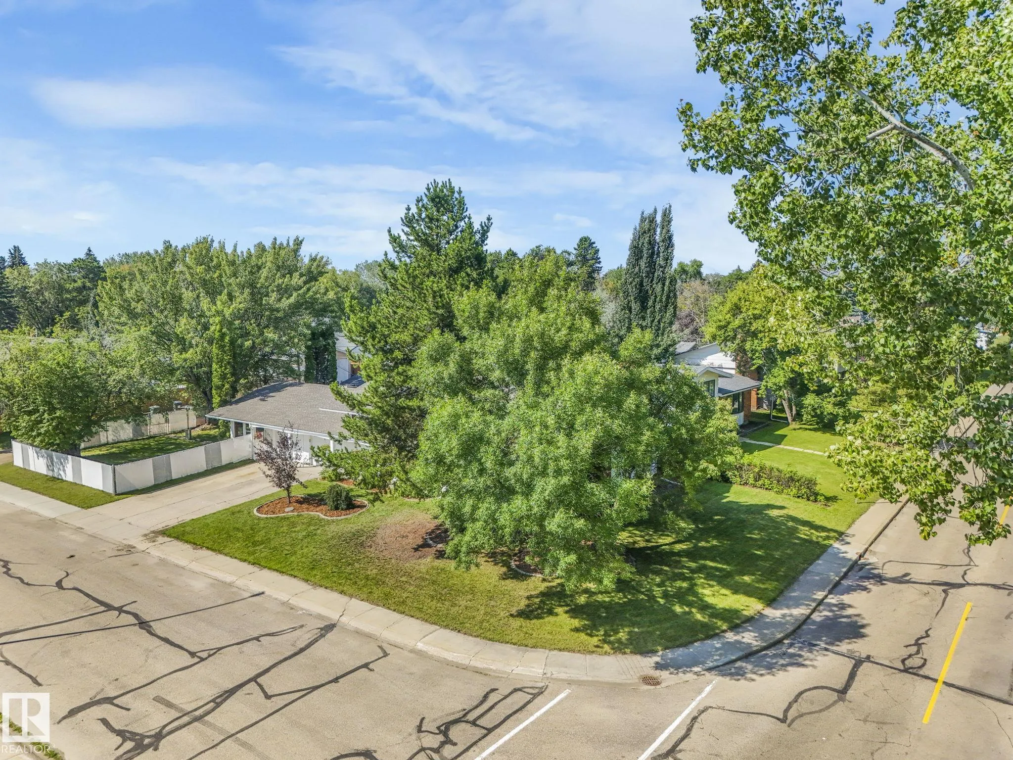39 ONTARIO Crescent