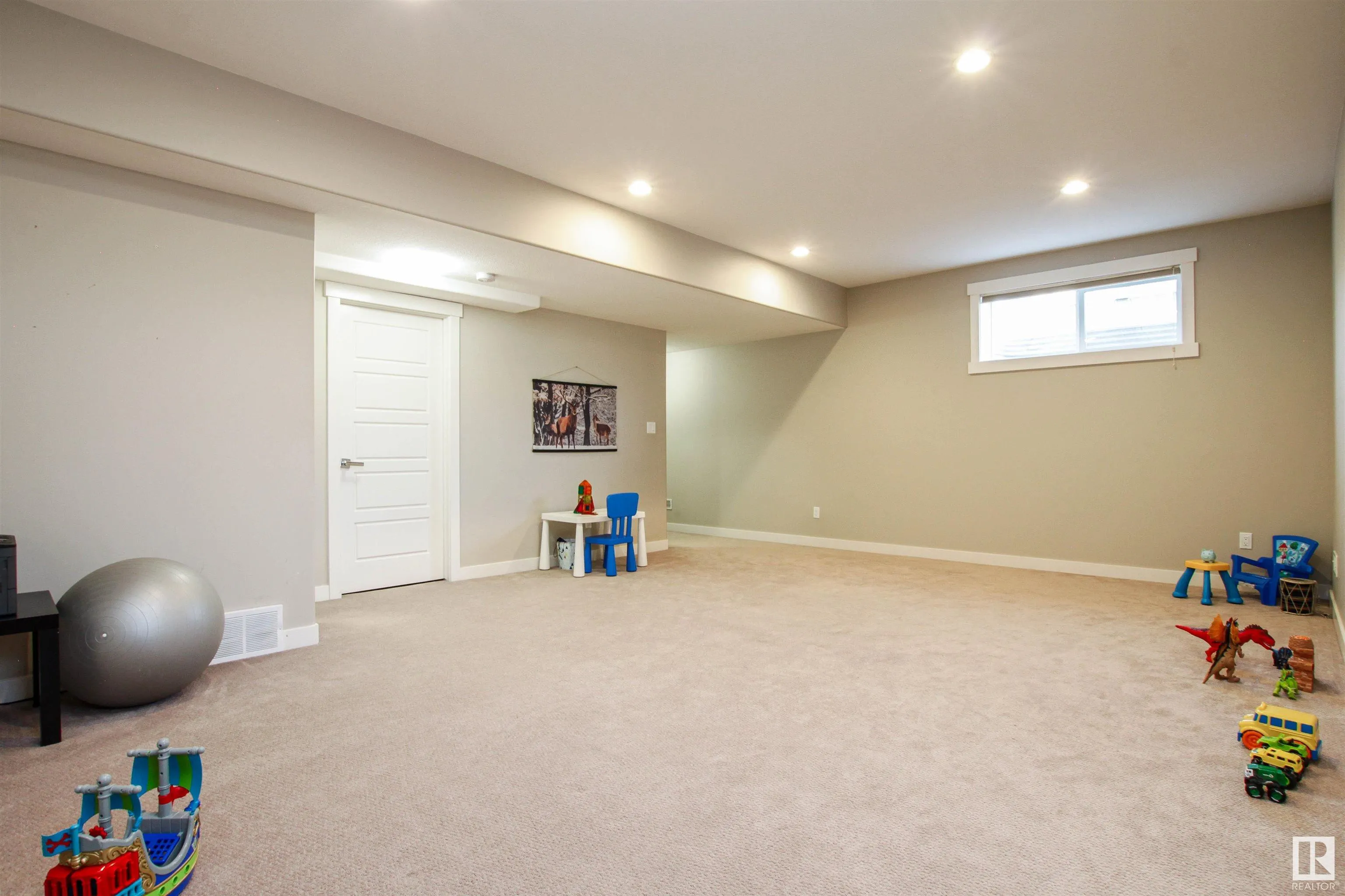 7634 ELLESMERE Way