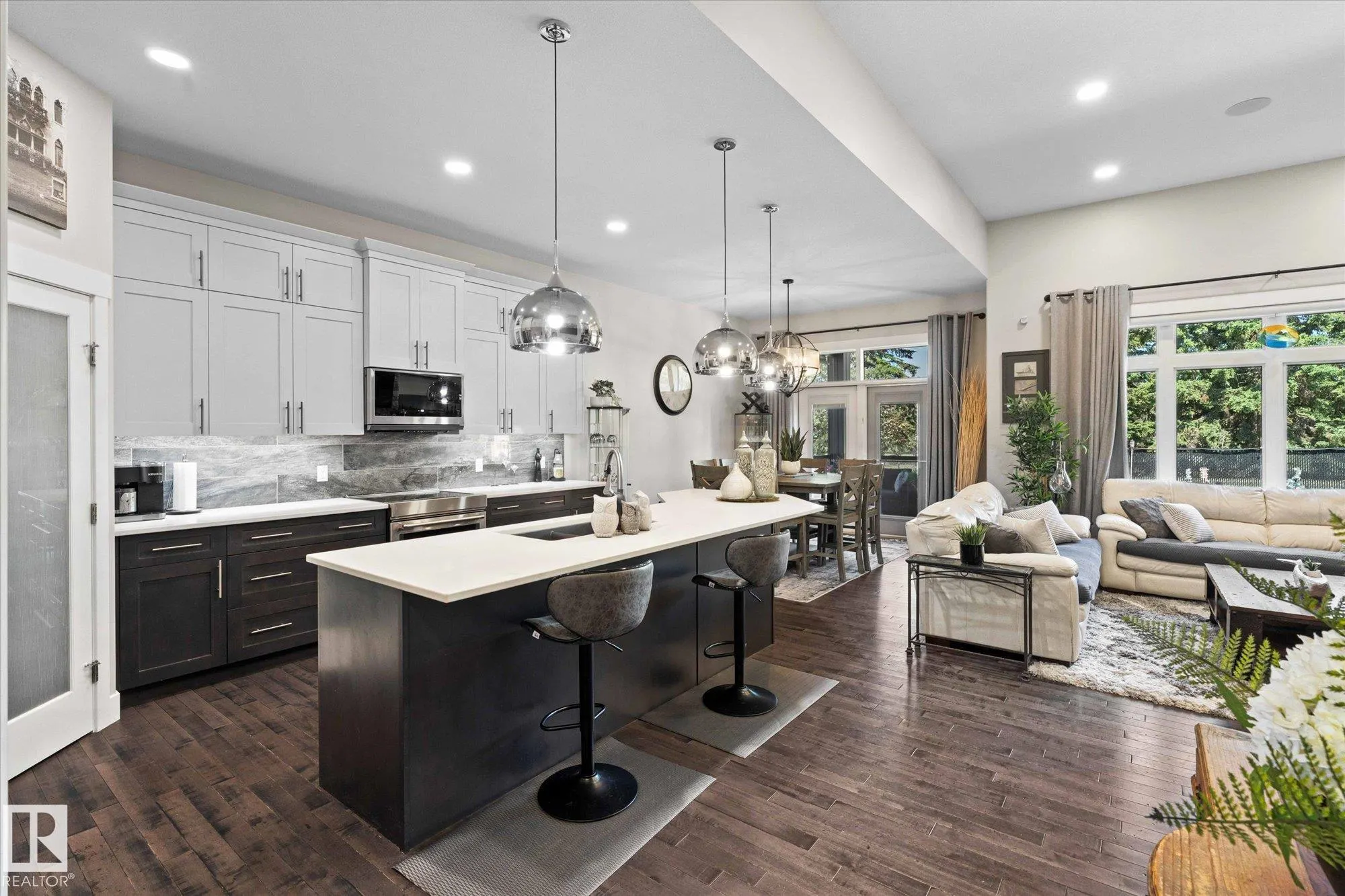 15 LILAC Bay