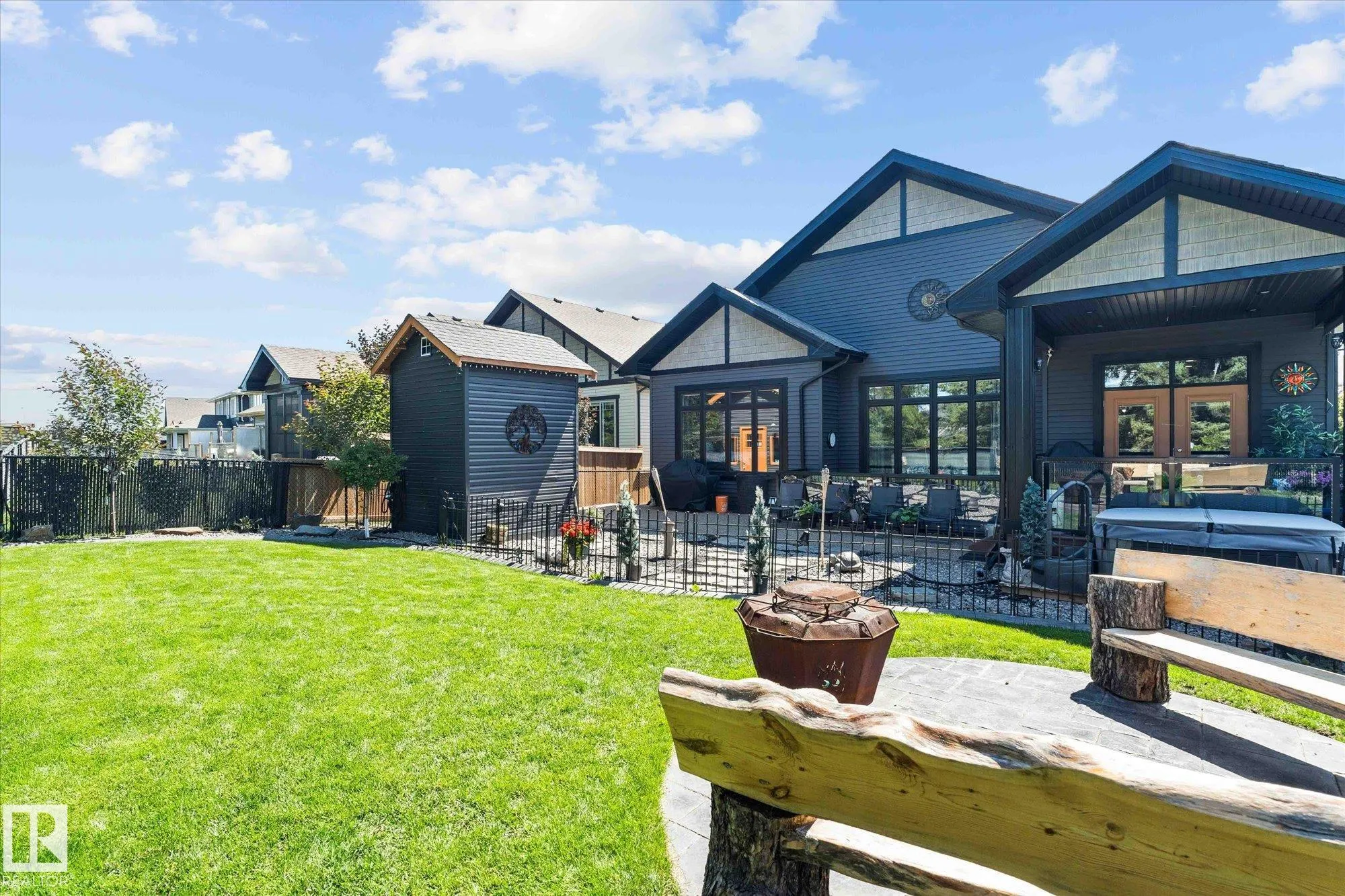 15 LILAC Bay