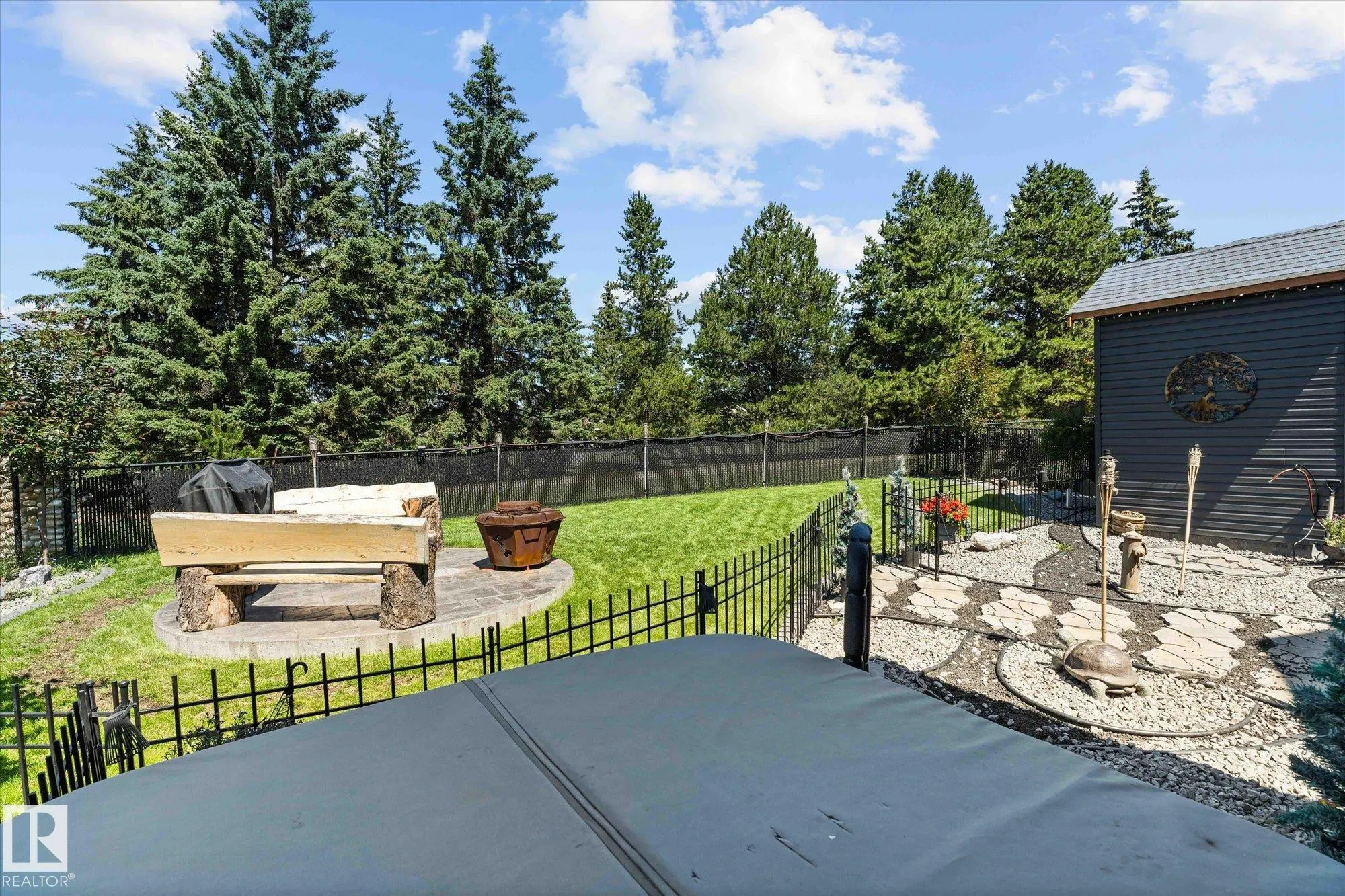 15 LILAC Bay