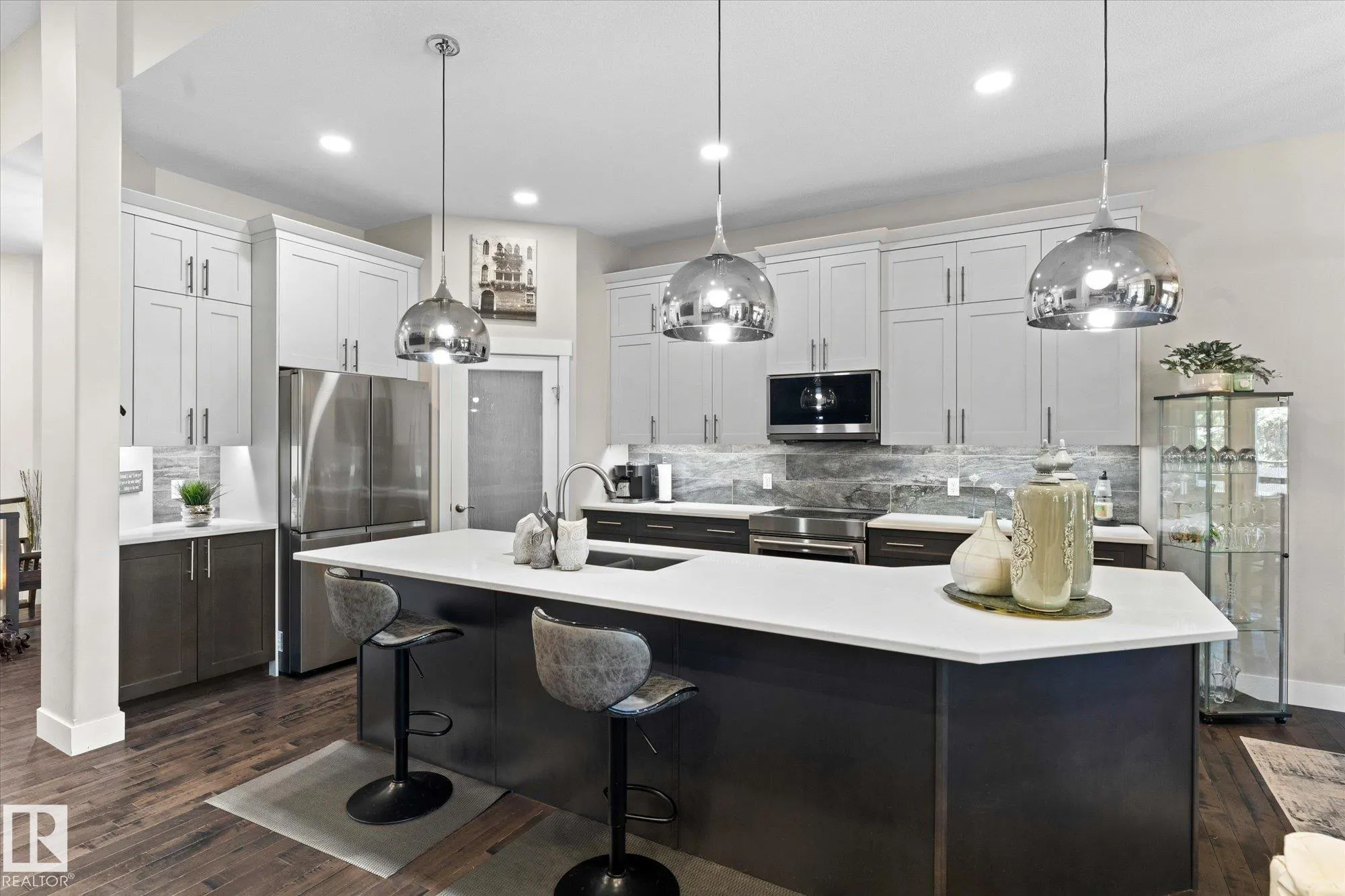 15 LILAC Bay