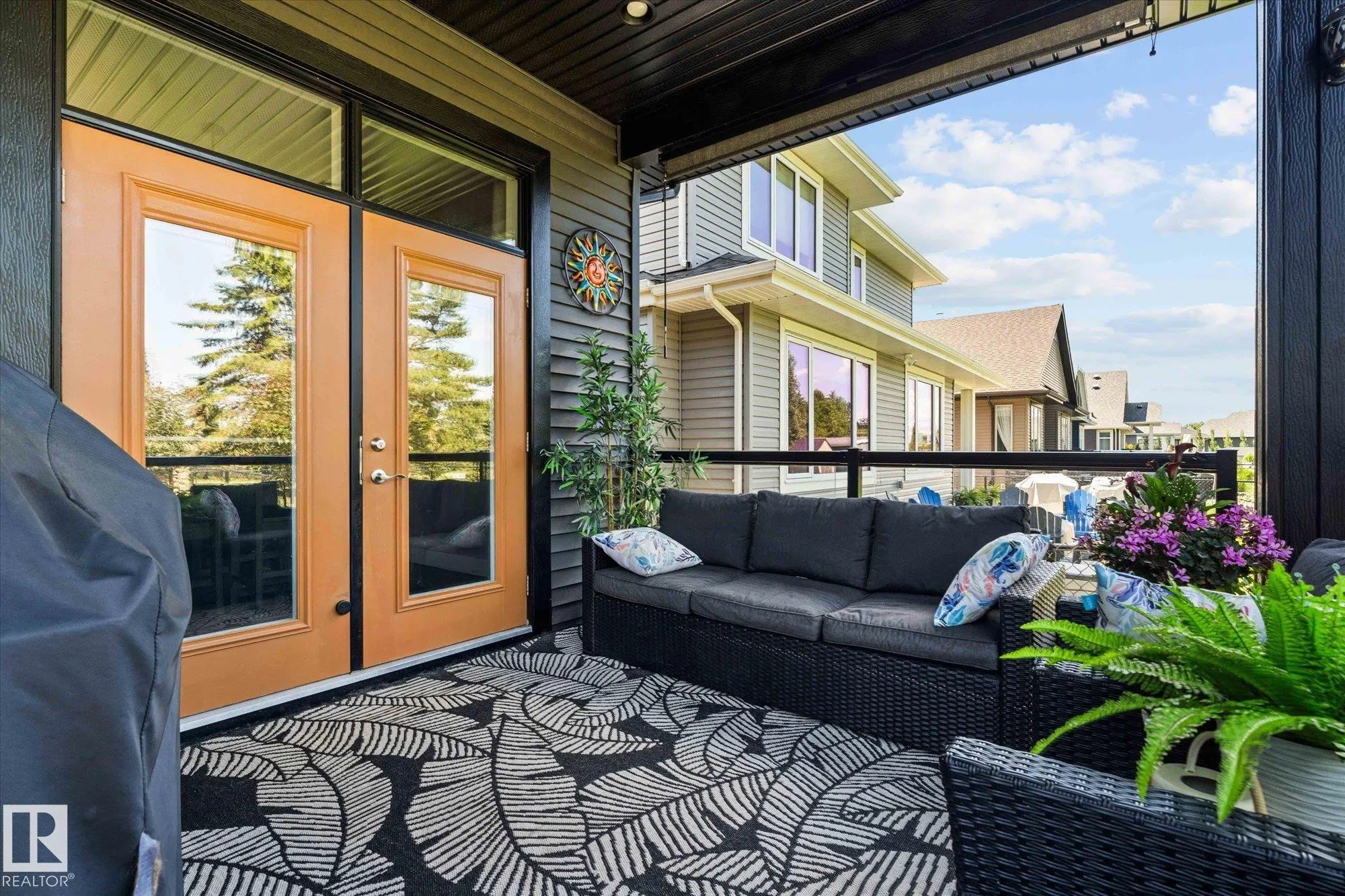 15 LILAC Bay