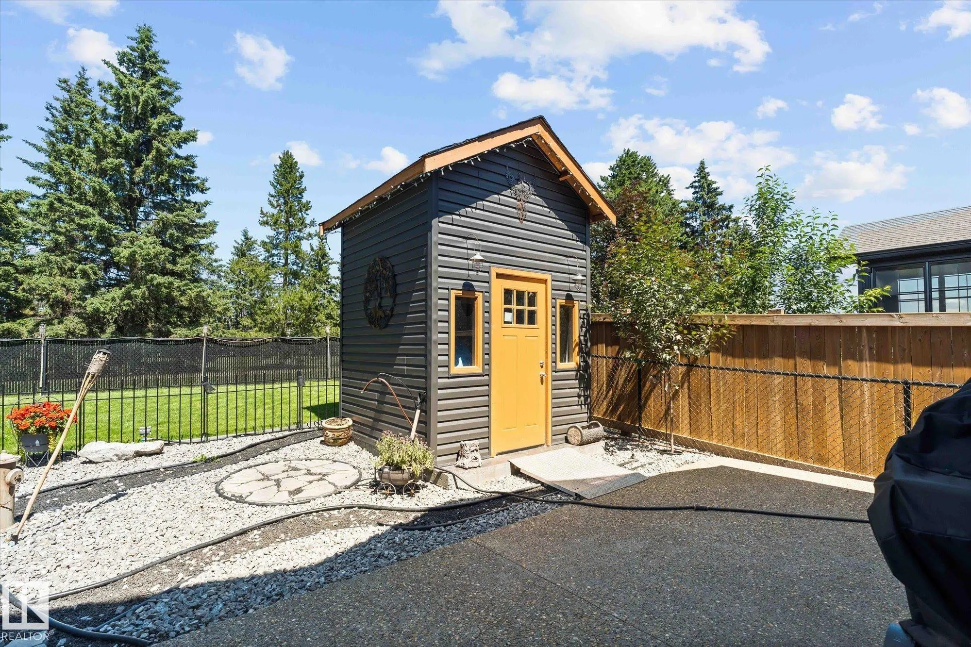 15 LILAC Bay