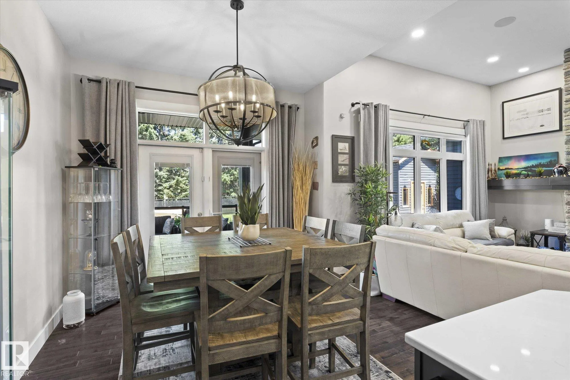 15 LILAC Bay