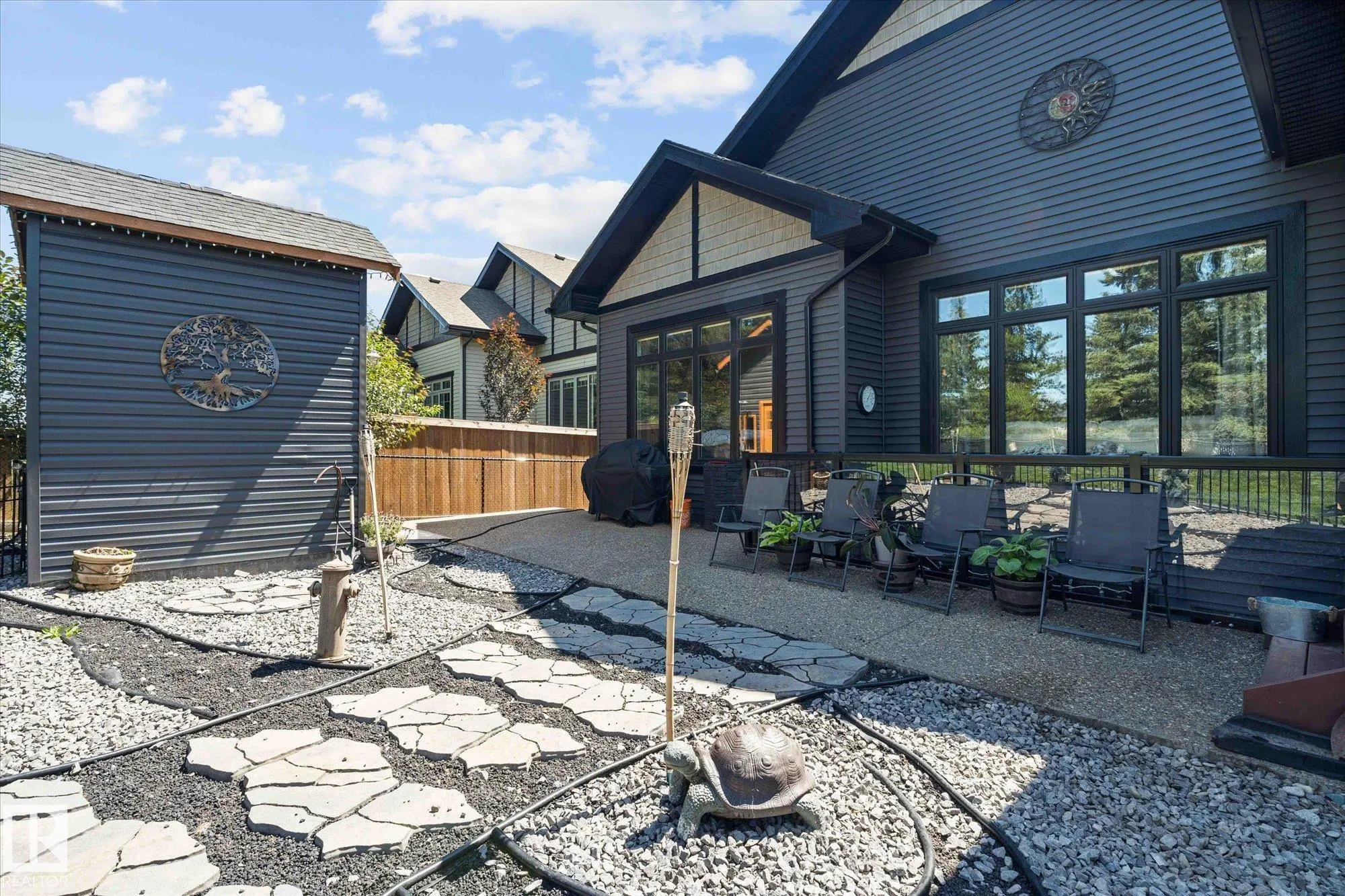 15 LILAC Bay