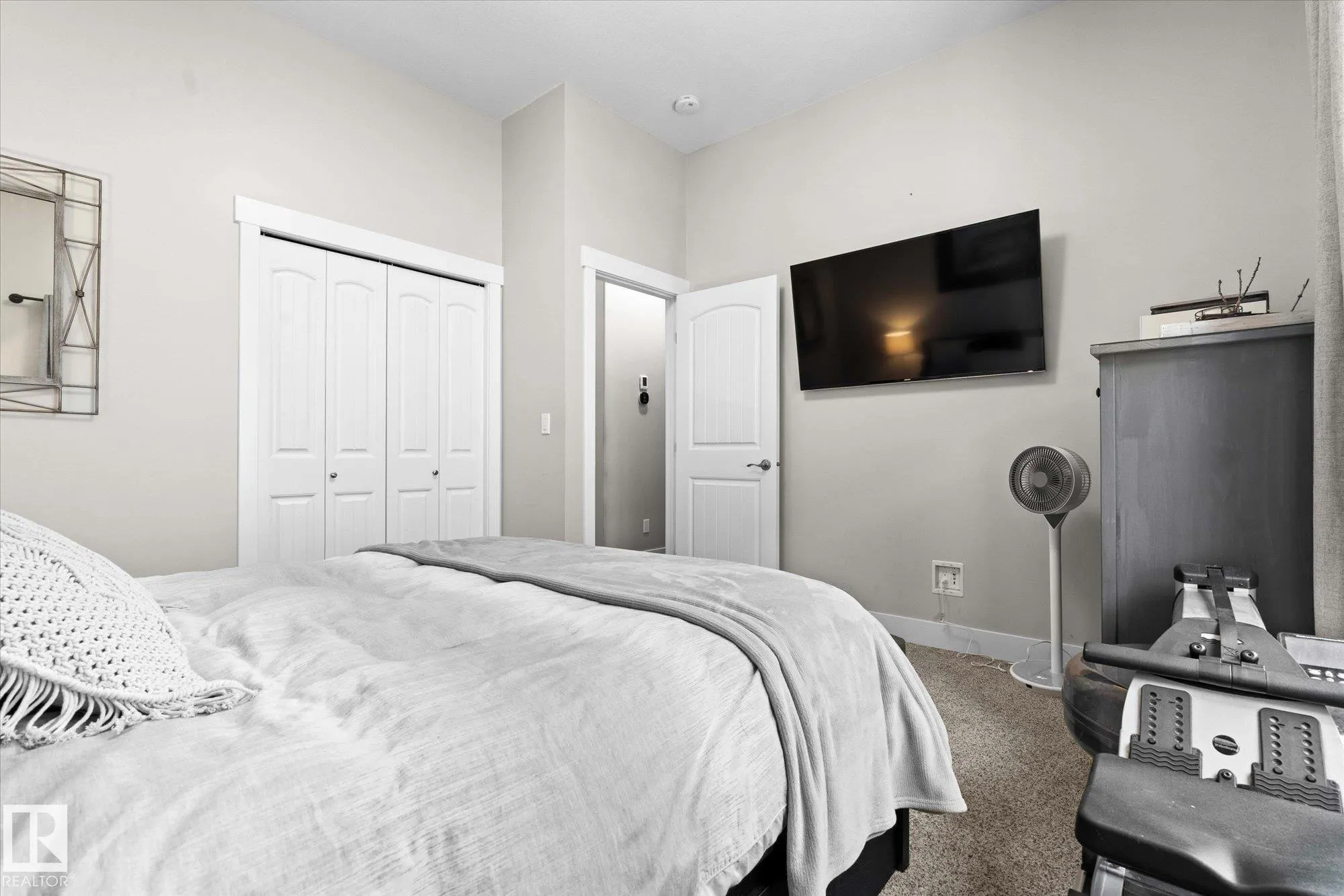 15 LILAC Bay