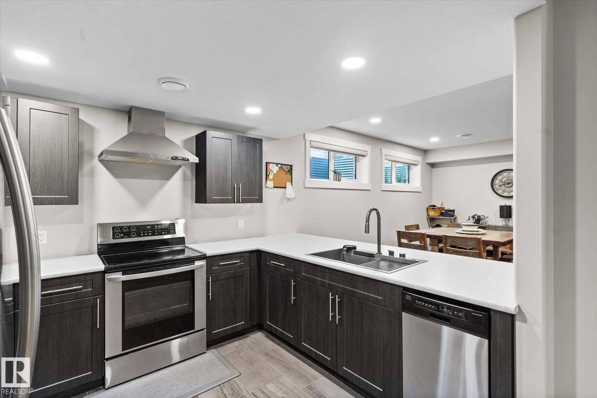 15 LILAC Bay