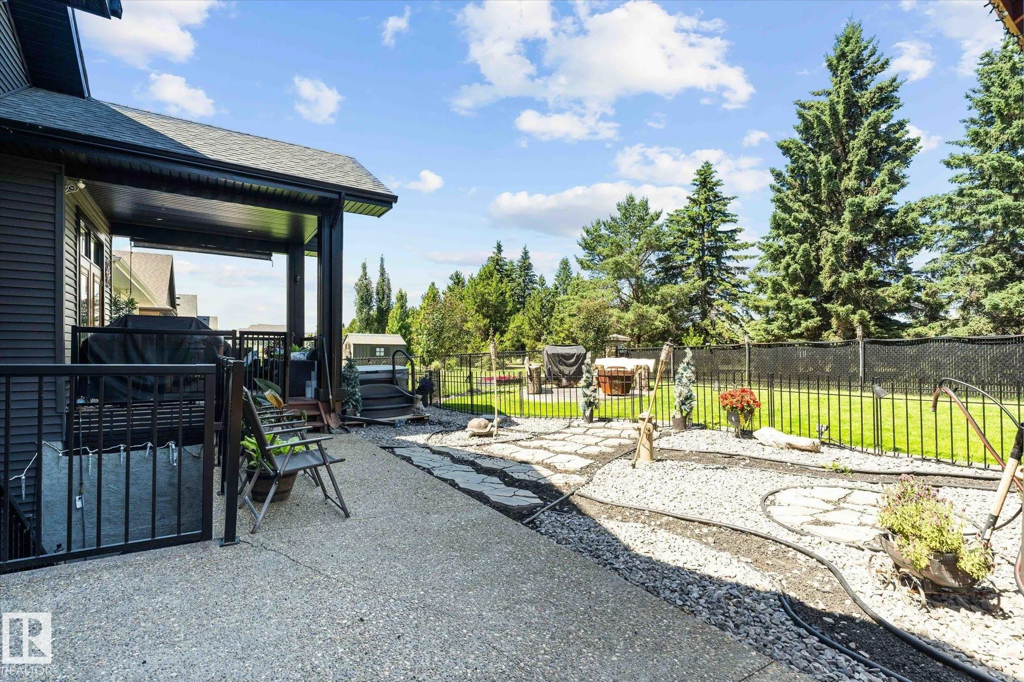15 LILAC Bay