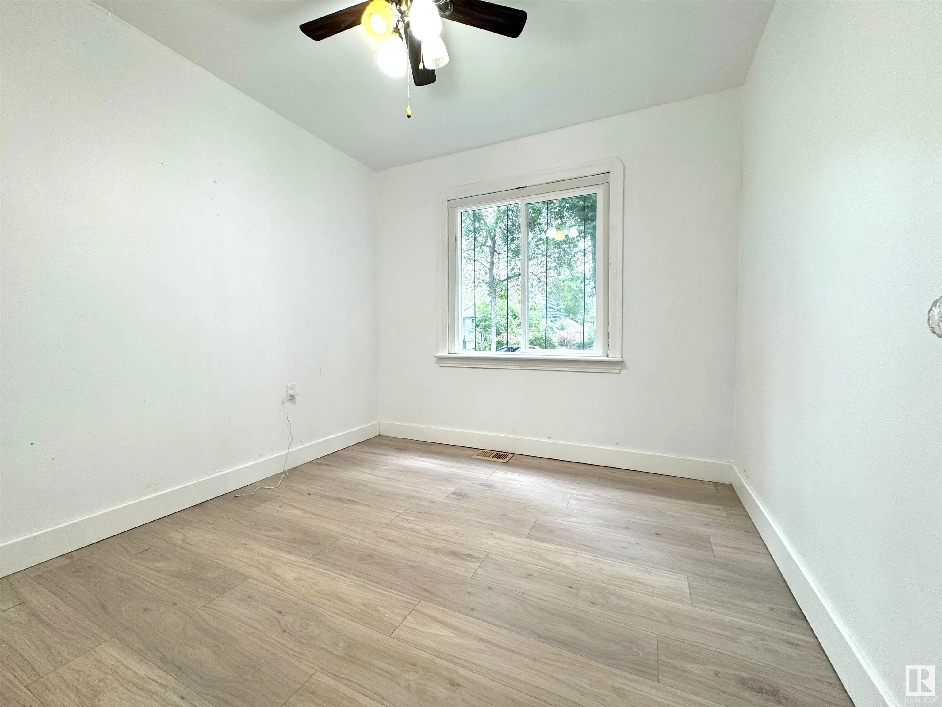 11840 70 Street