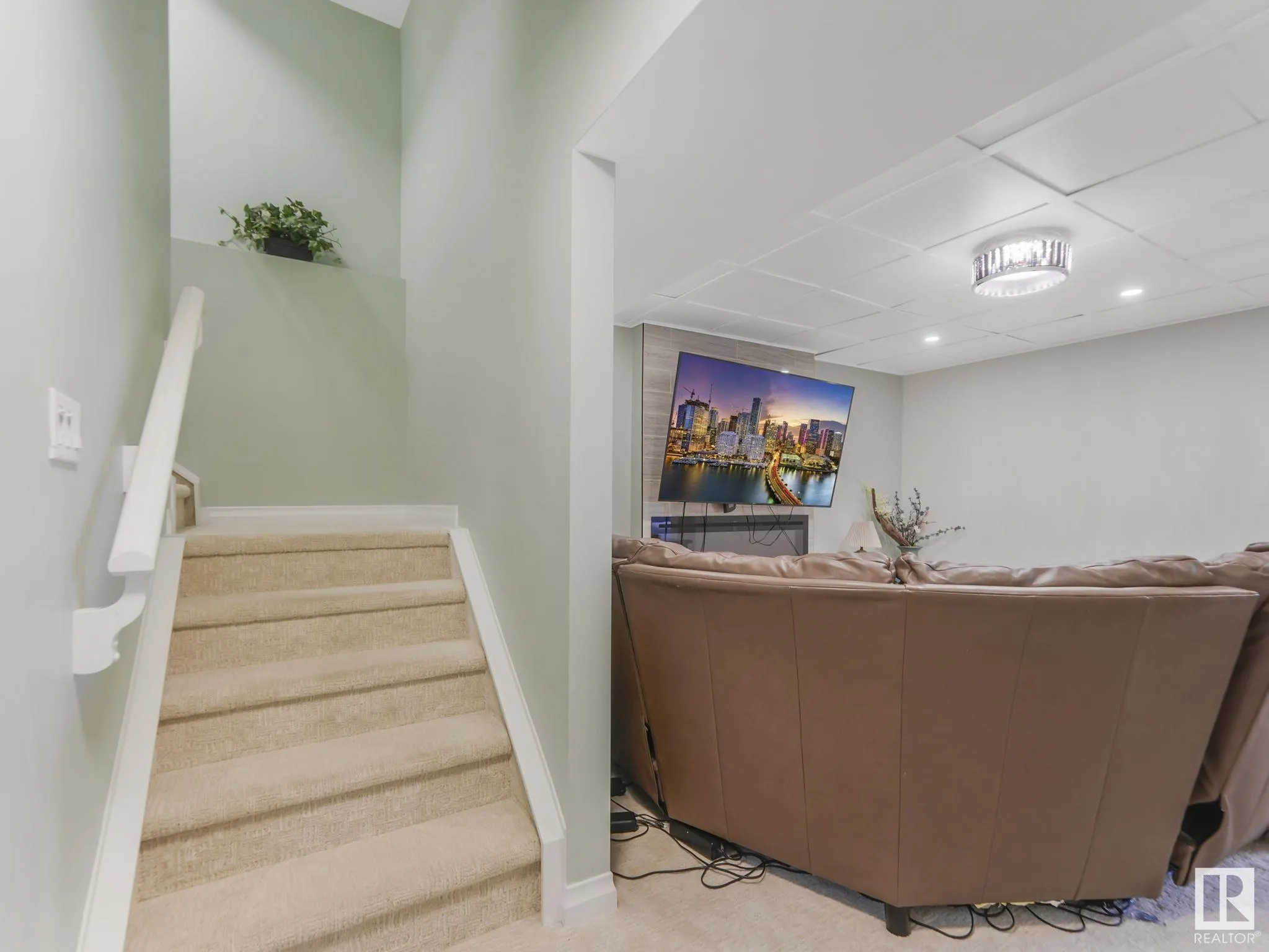 425 SIMPKINS Wynd
