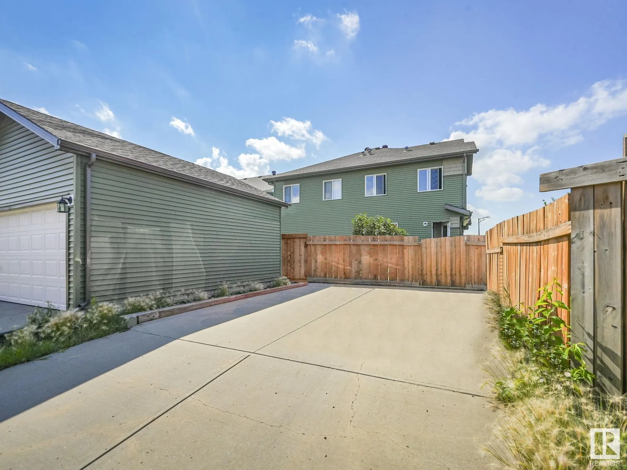 511 ORCHARDS Boulevard