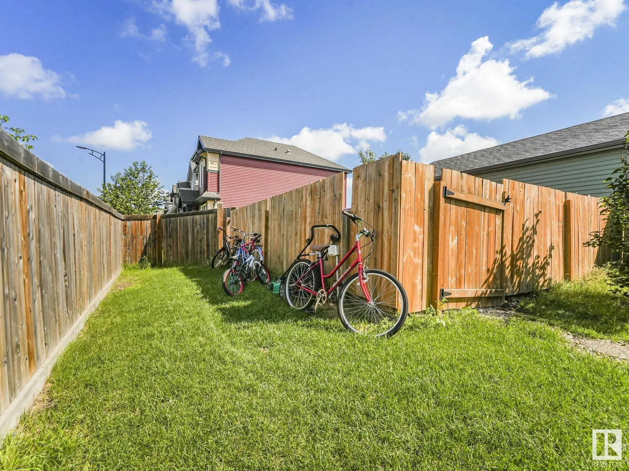 511 ORCHARDS Boulevard