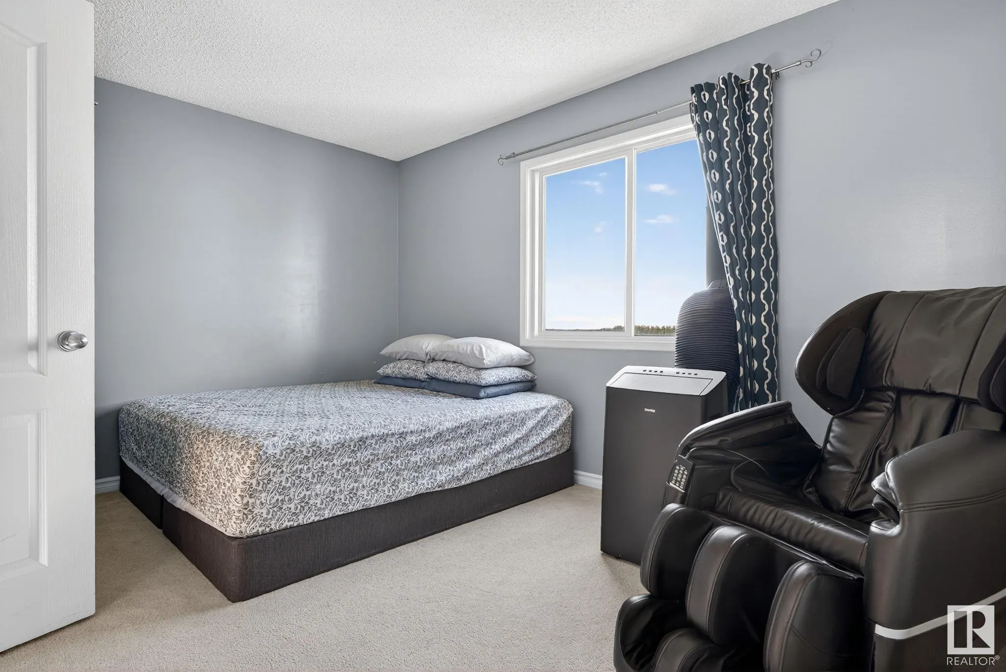 38 BIRCHGLEN Crescent