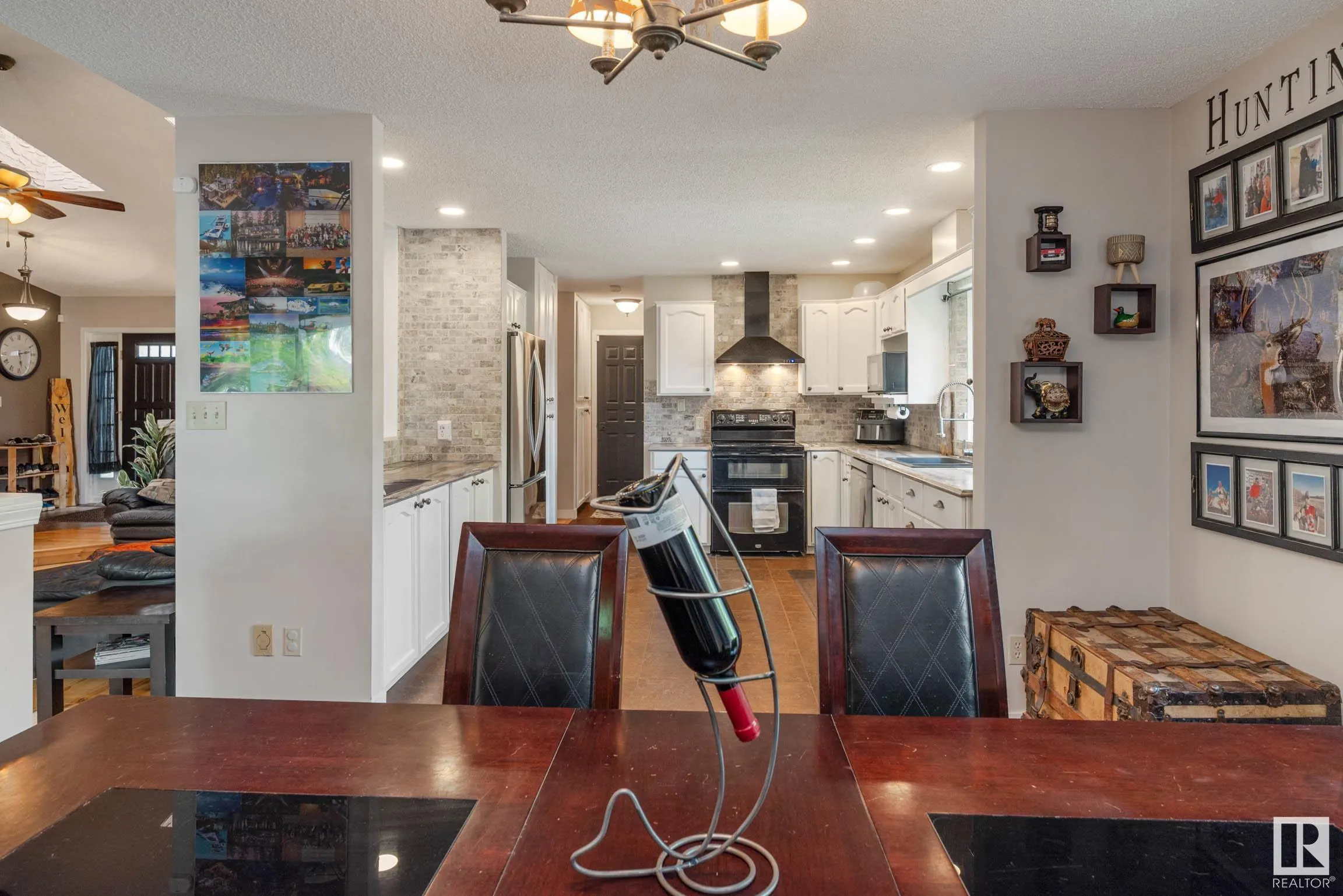 7 FIELDSTONE Cove