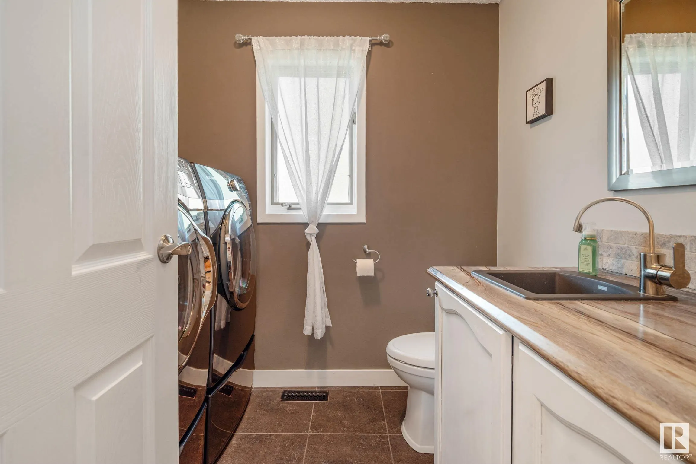 7 FIELDSTONE Cove