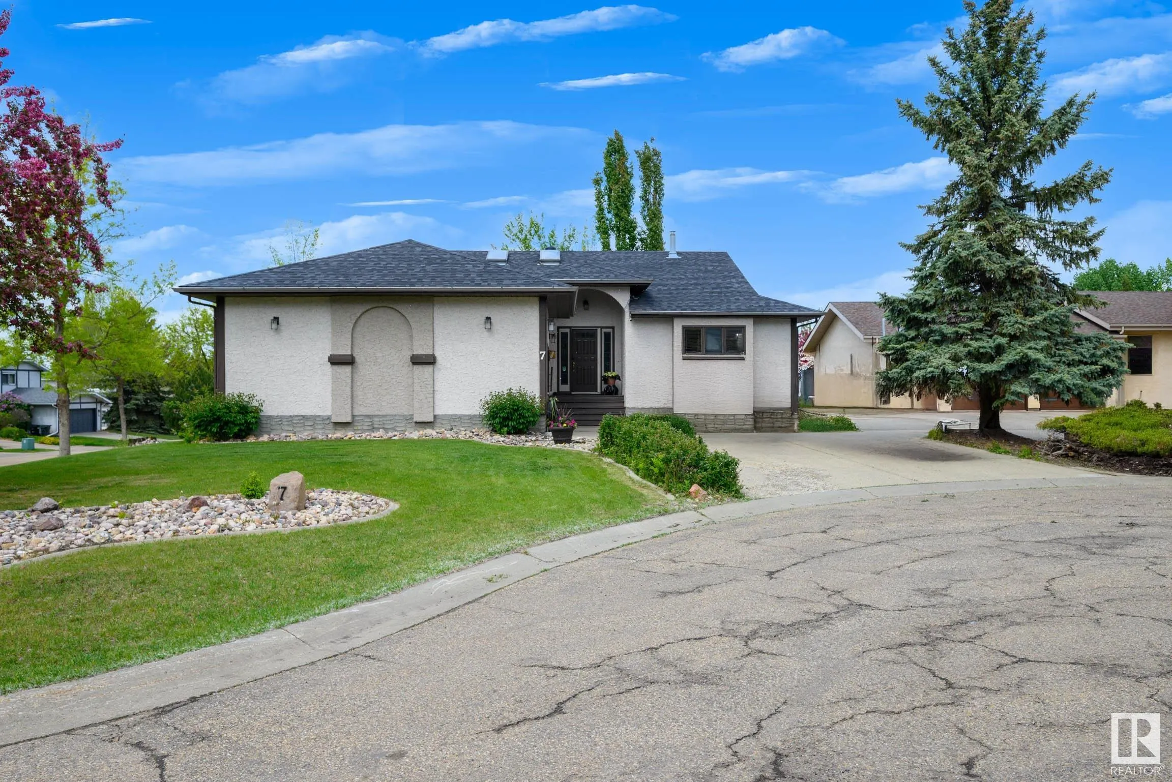 7 FIELDSTONE Cove