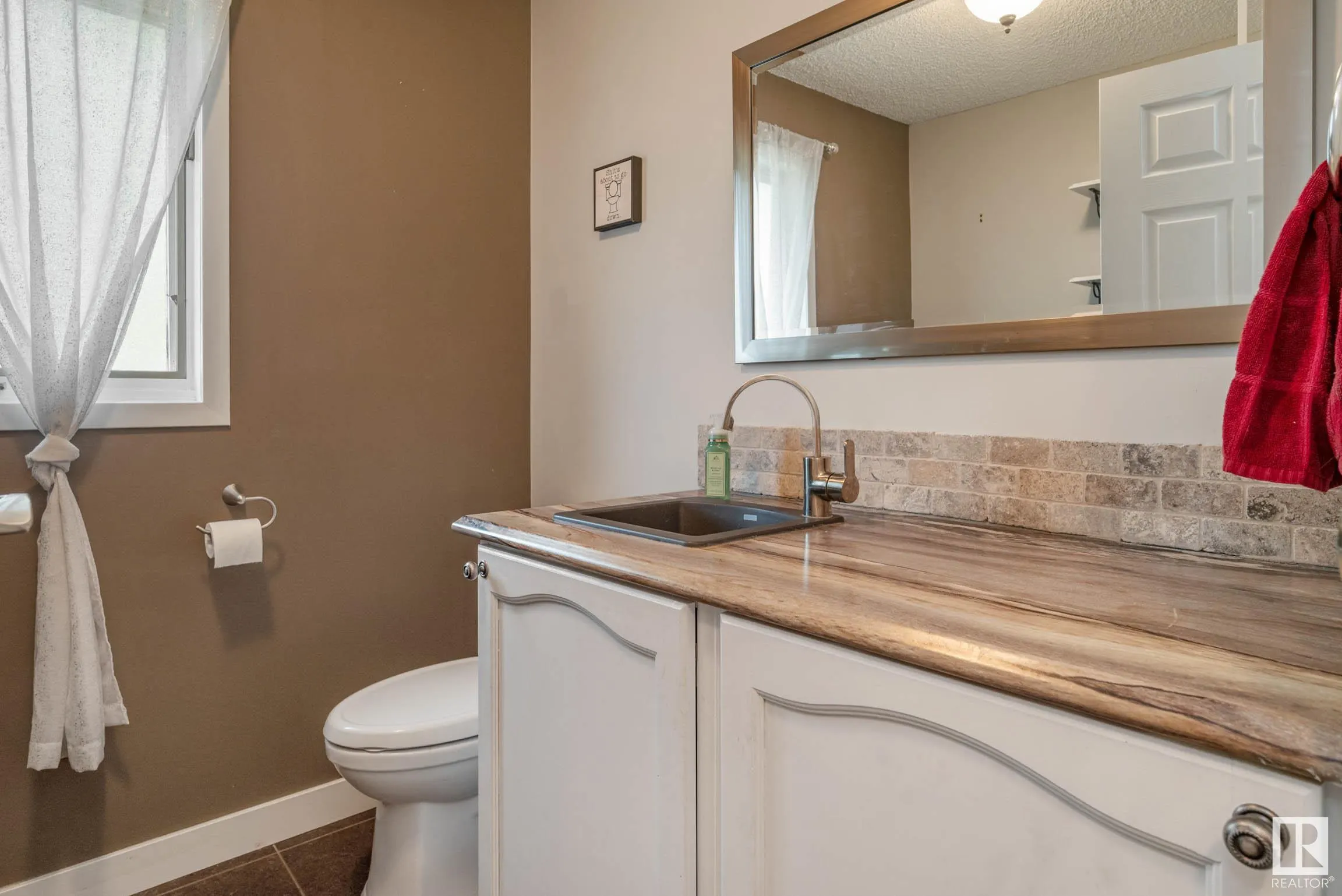 7 FIELDSTONE Cove