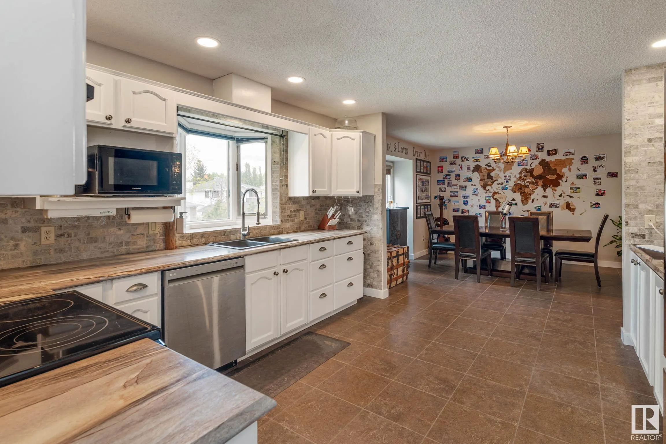 7 FIELDSTONE Cove